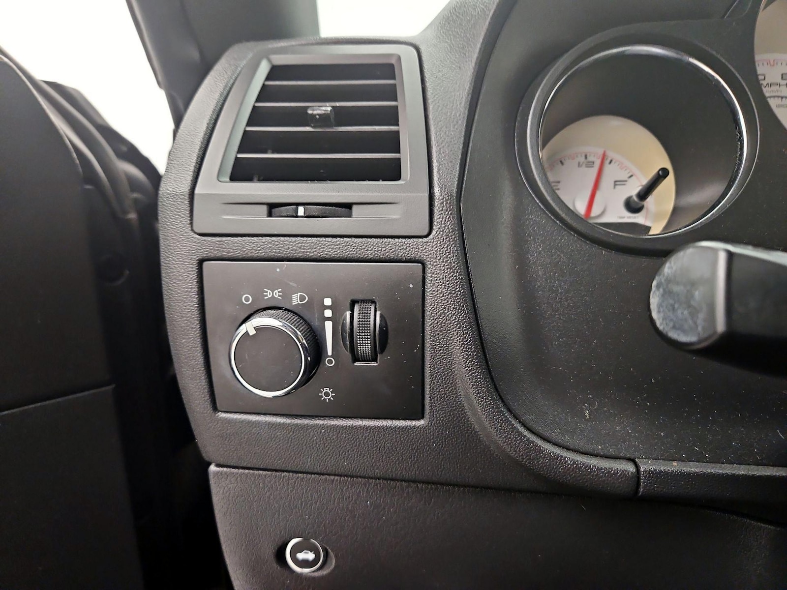 2014 Dodge Challenger SXT - Photo 15