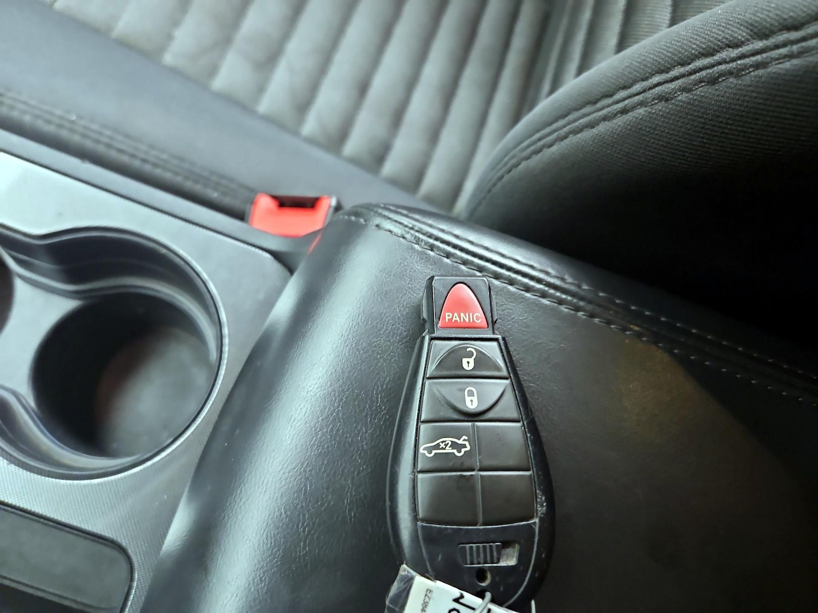 2014 Dodge Challenger SXT - Photo 23