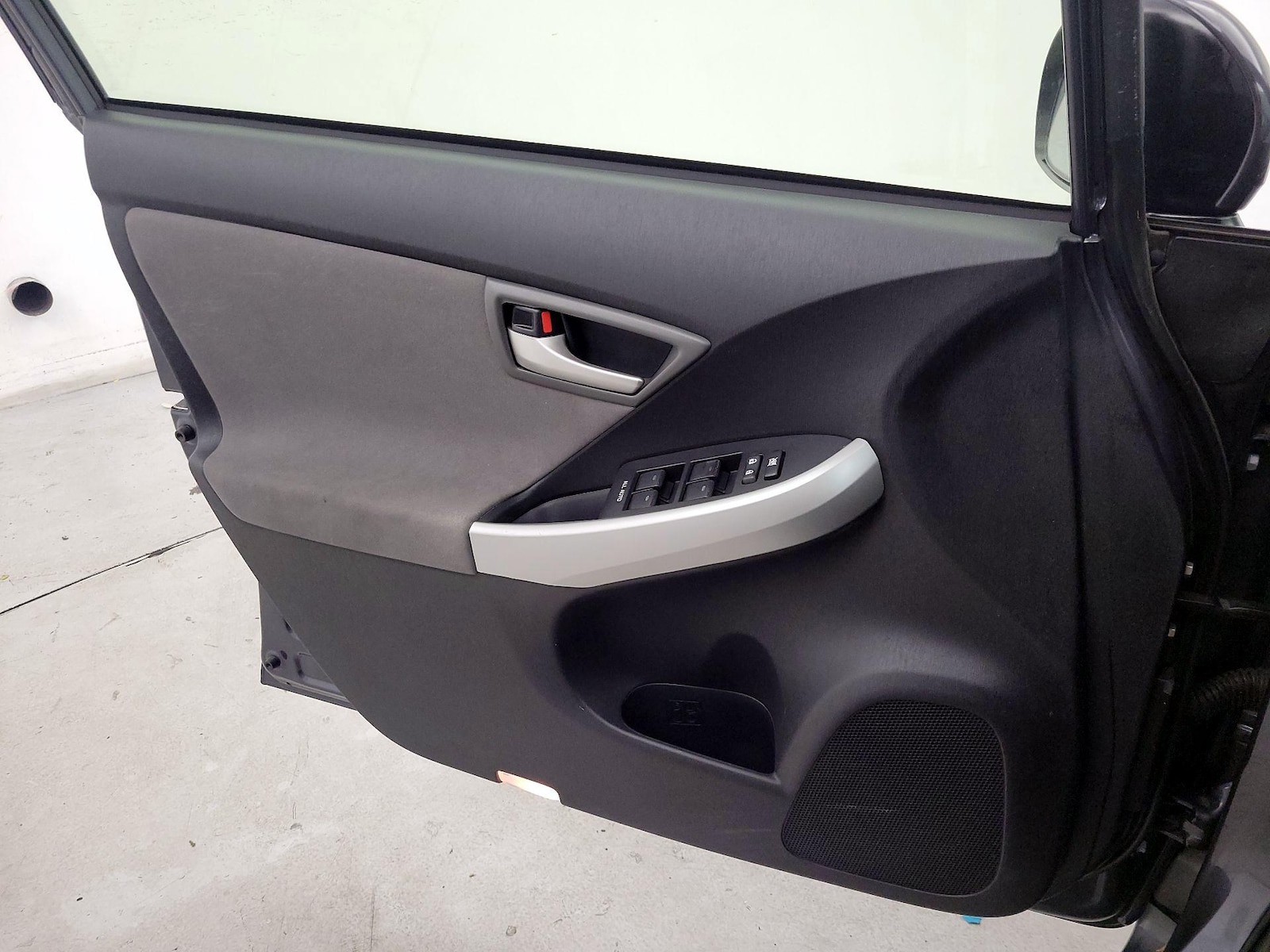 2015 Toyota Prius Two - Photo 13
