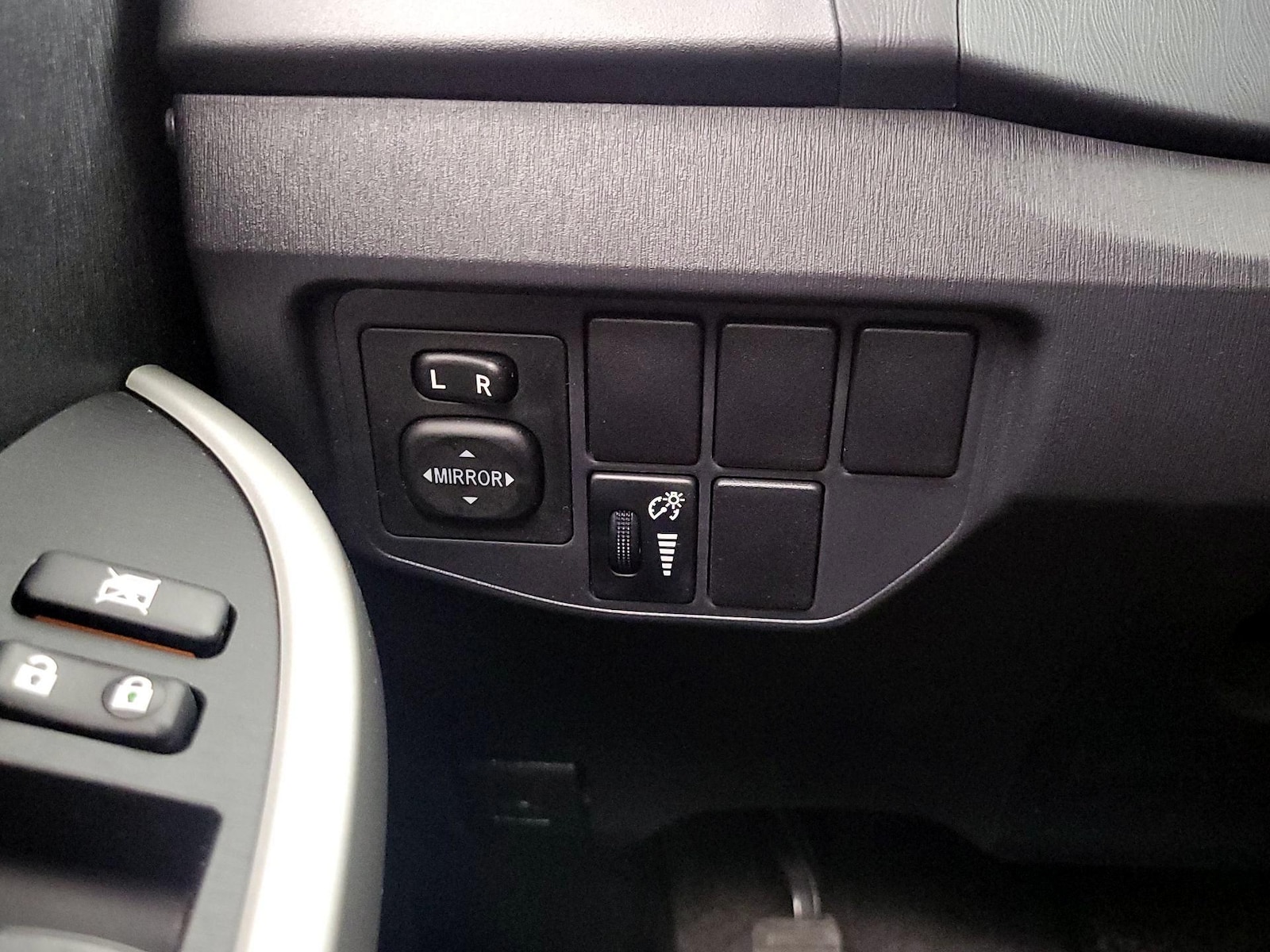 2015 Toyota Prius Two - Photo 14