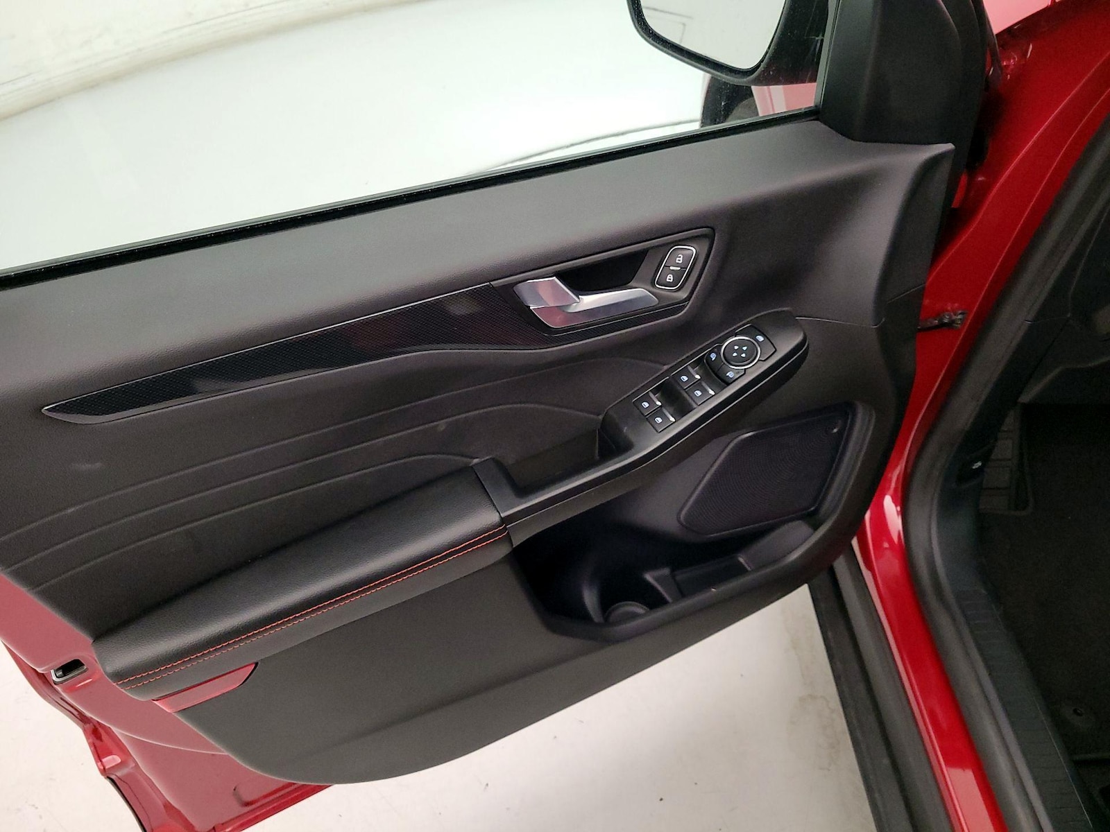 2024 Ford Escape ST-Line - Photo 13
