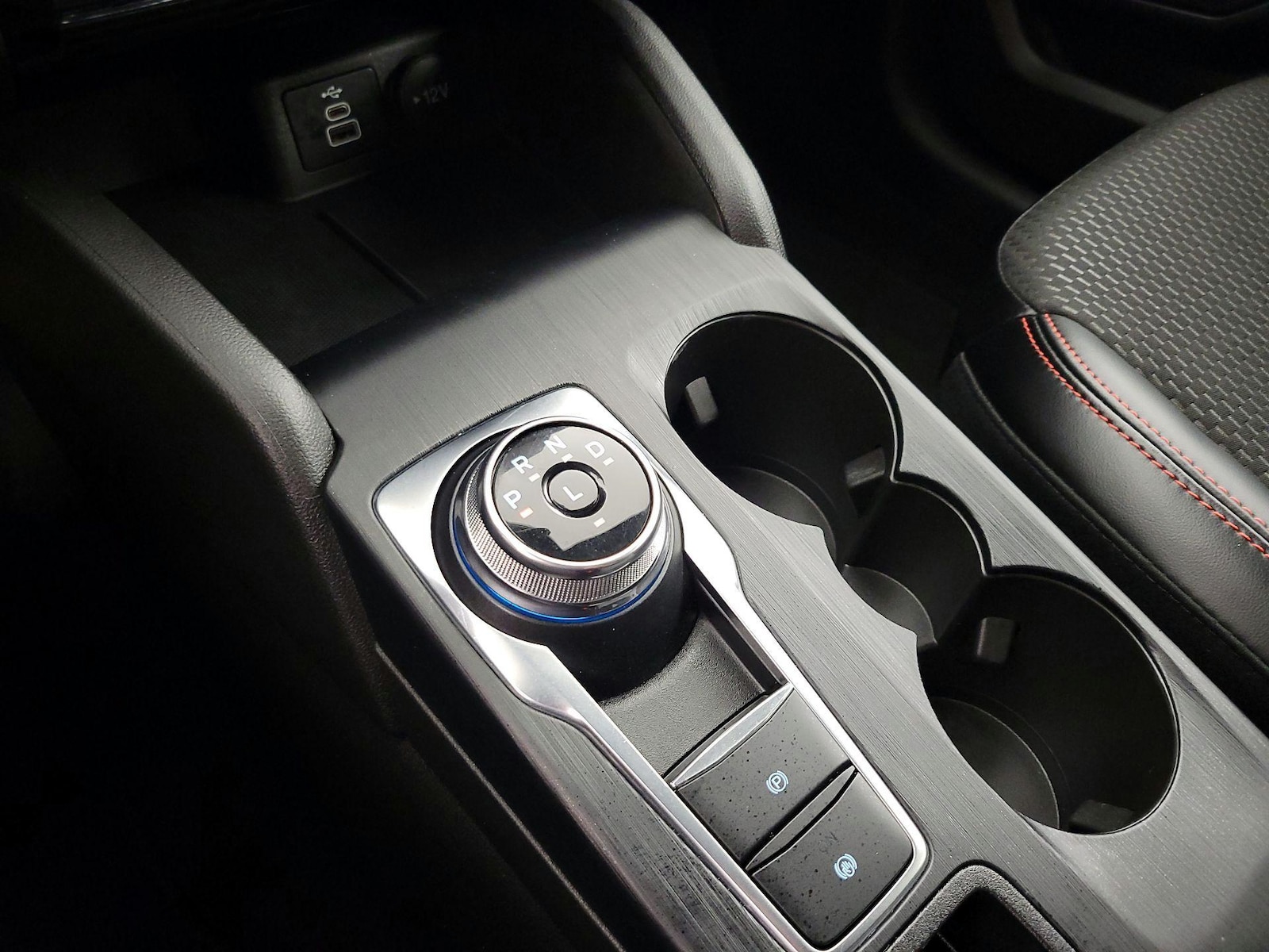 2024 Ford Escape ST-Line - Photo 19