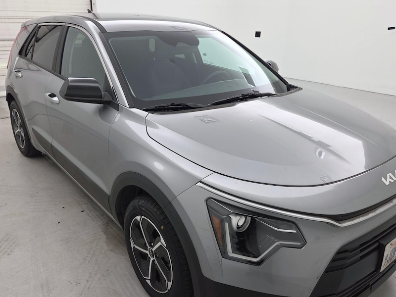2023 Kia Niro LX