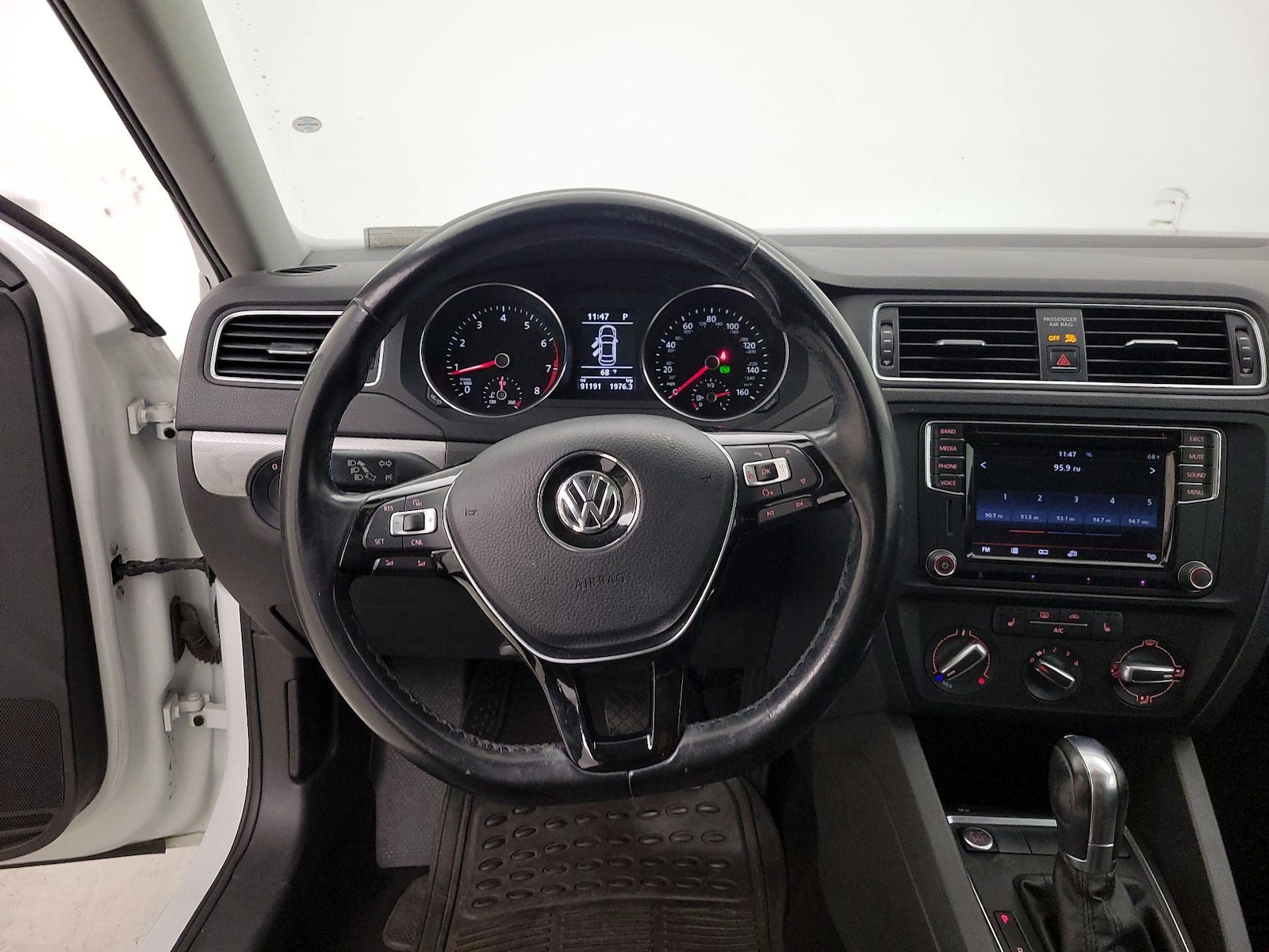 2017 Volkswagen Jetta SE - Photo 11
