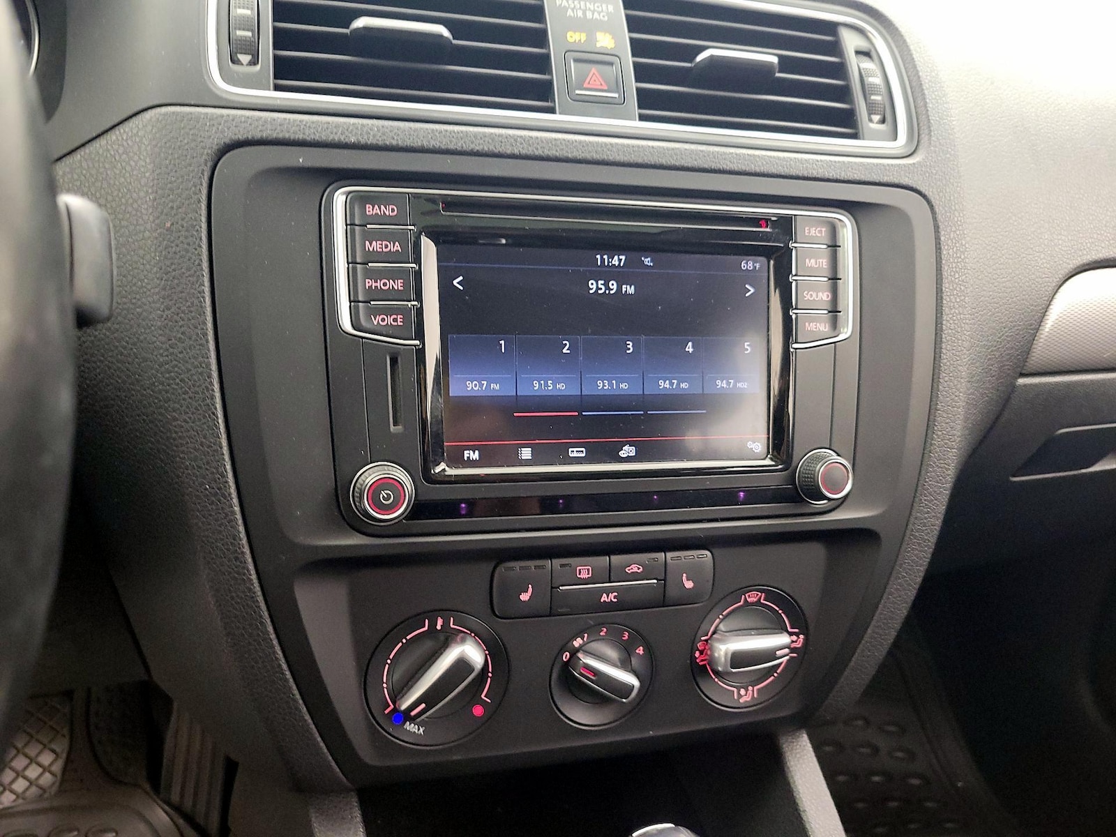 2017 Volkswagen Jetta SE - Photo 16