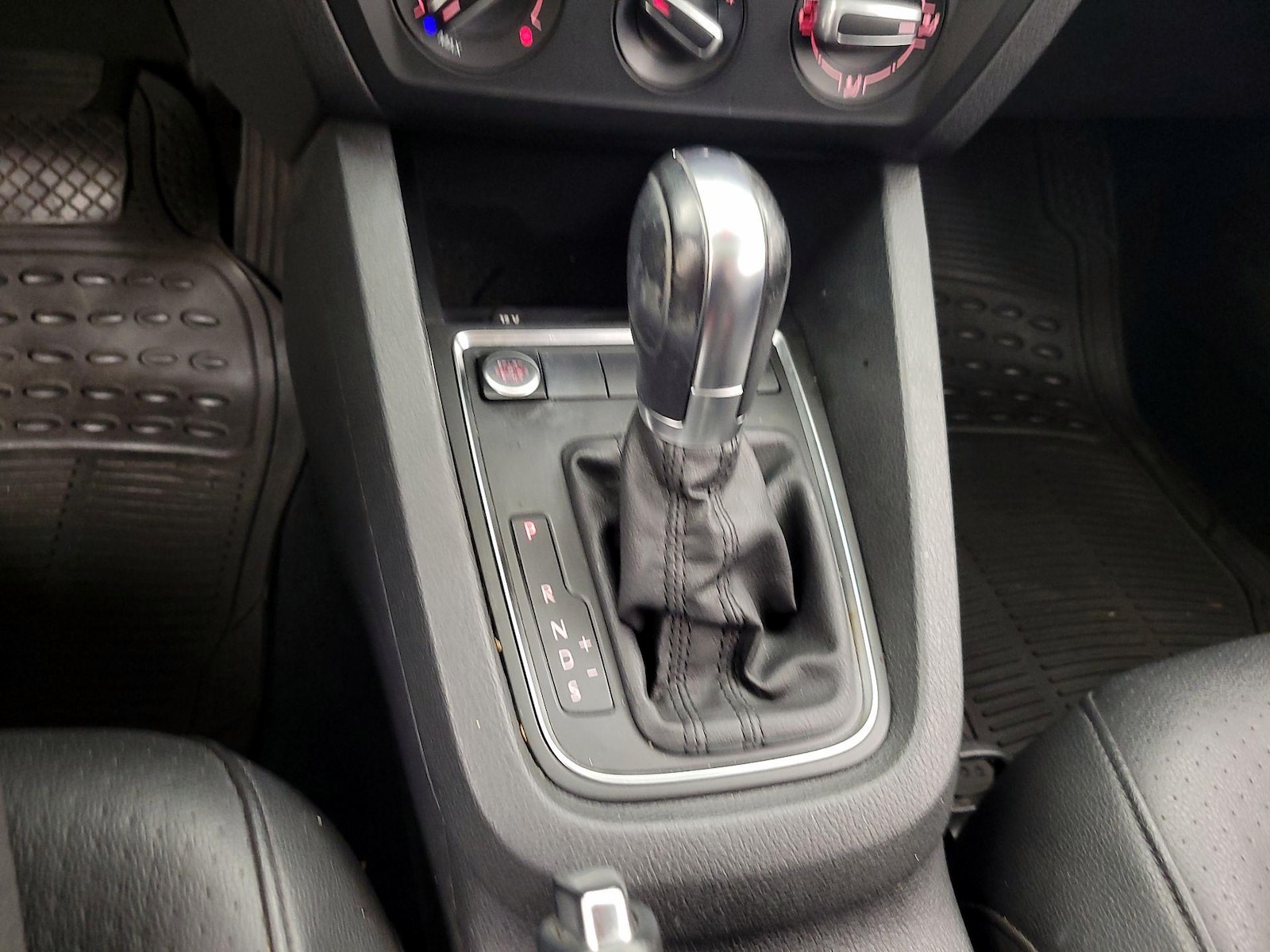 2017 Volkswagen Jetta SE - Photo 18