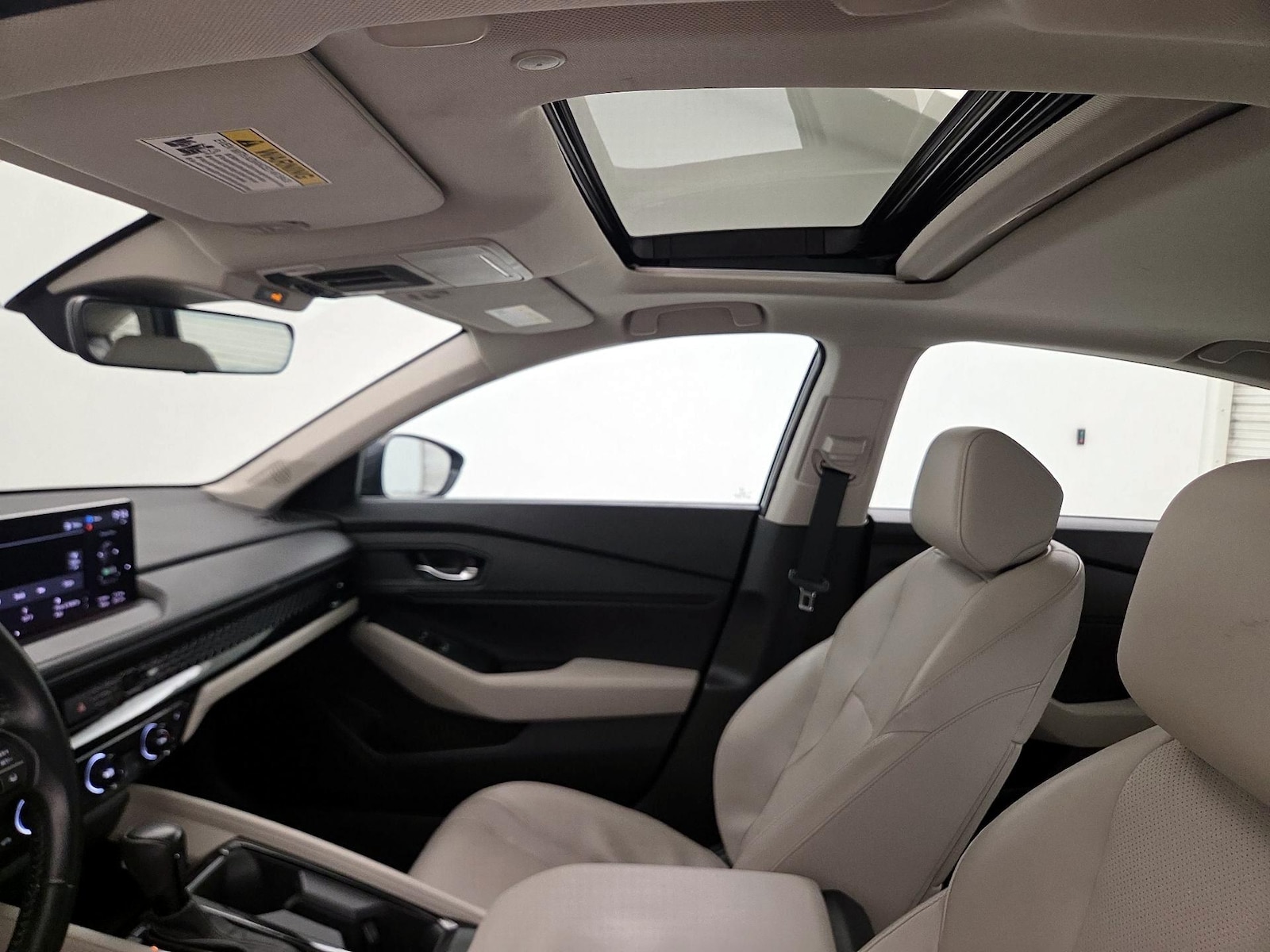 2023 Honda Accord Hybrid EX-L - Photo 19
