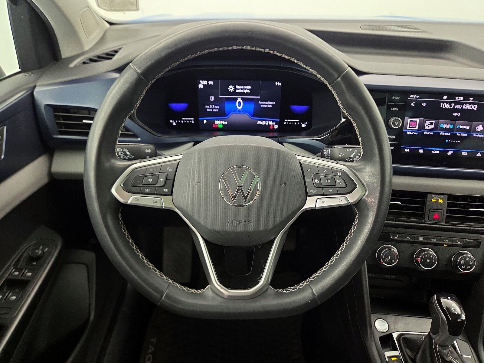2022 Volkswagen Taos SE - Photo 11
