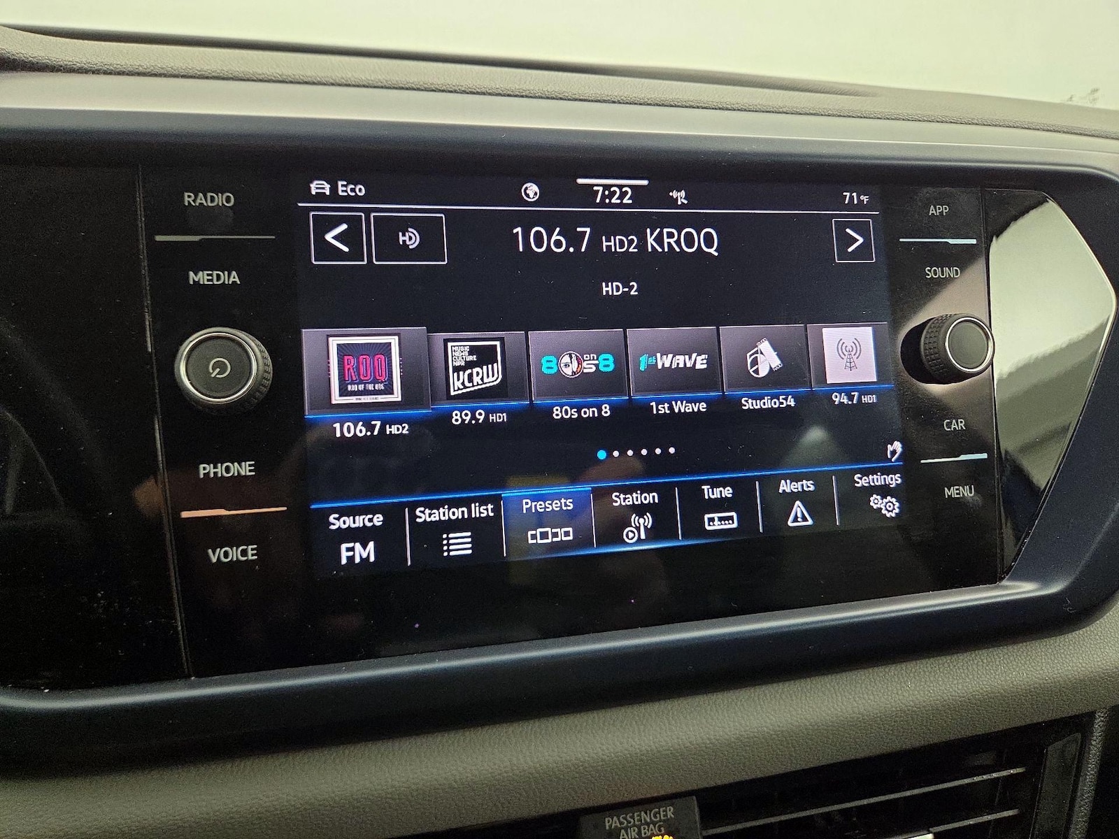 2022 Volkswagen Taos SE - Photo 16