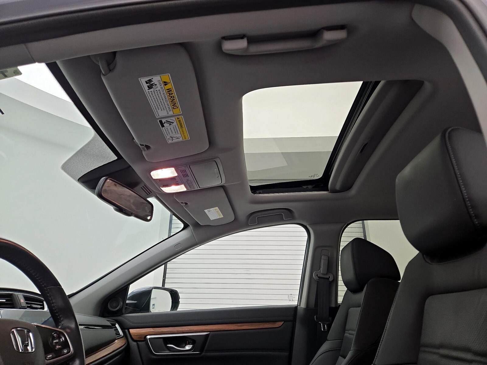 Sunroof(s) & Overhead Airbags