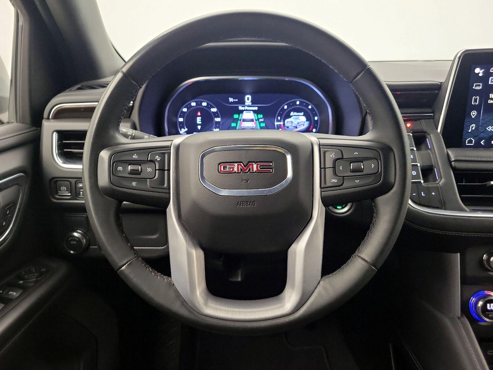 2024 GMC Yukon SLE - Photo 11