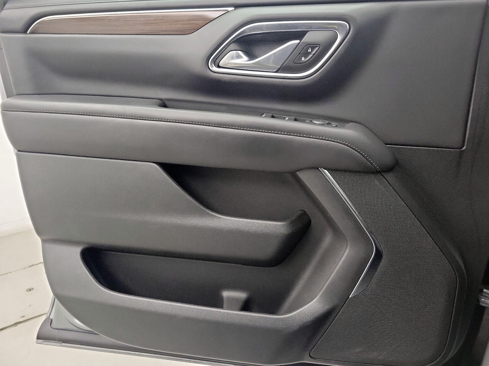 2024 GMC Yukon SLE - Photo 13