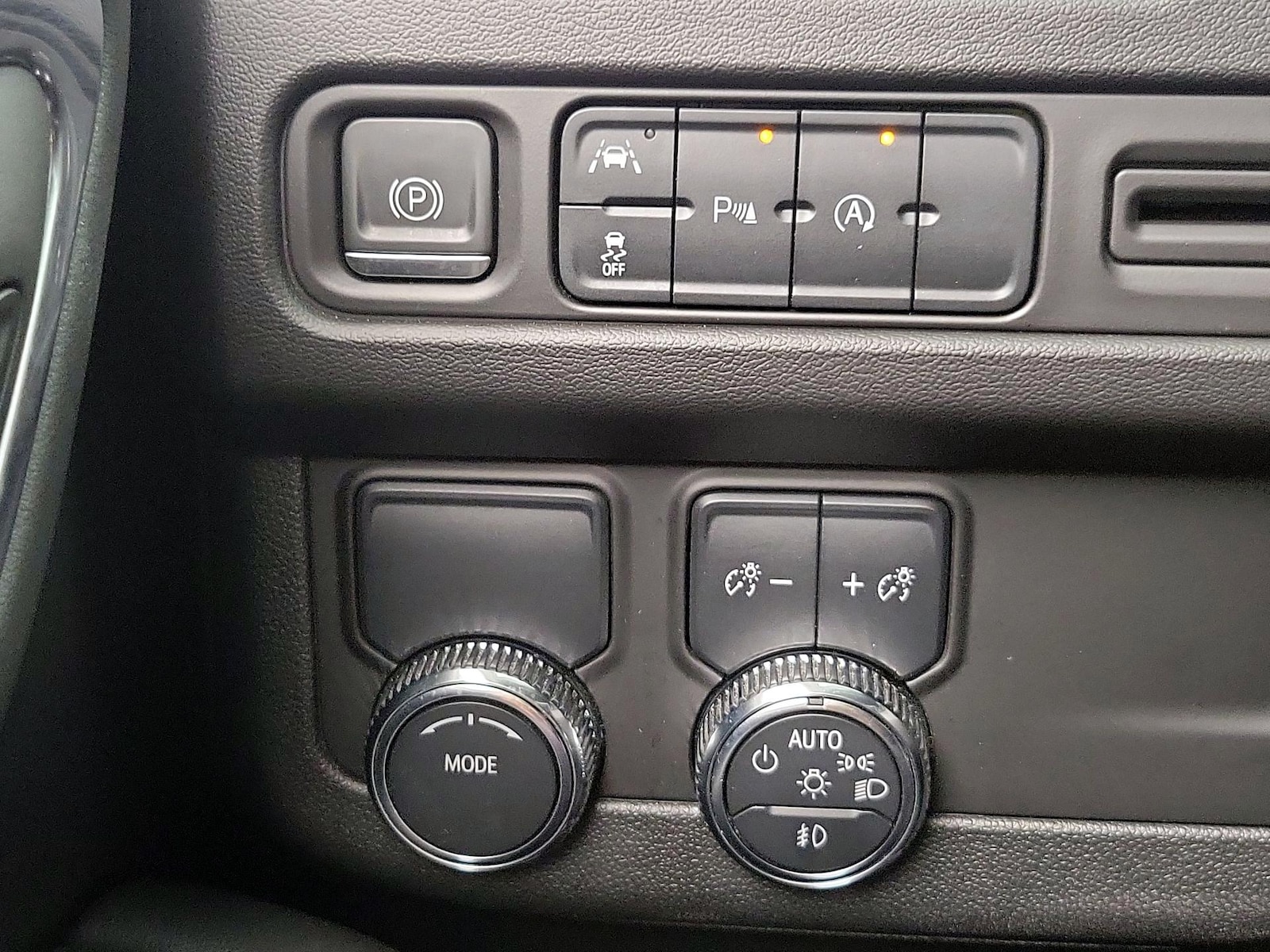 2024 GMC Yukon SLE - Photo 14