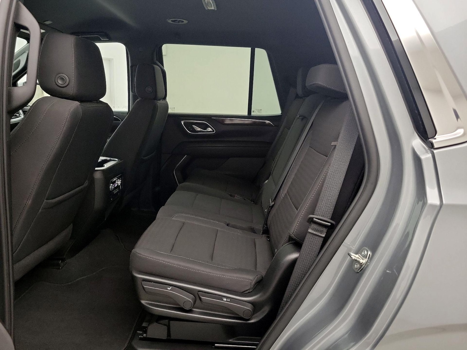 2024 GMC Yukon SLE - Photo 21
