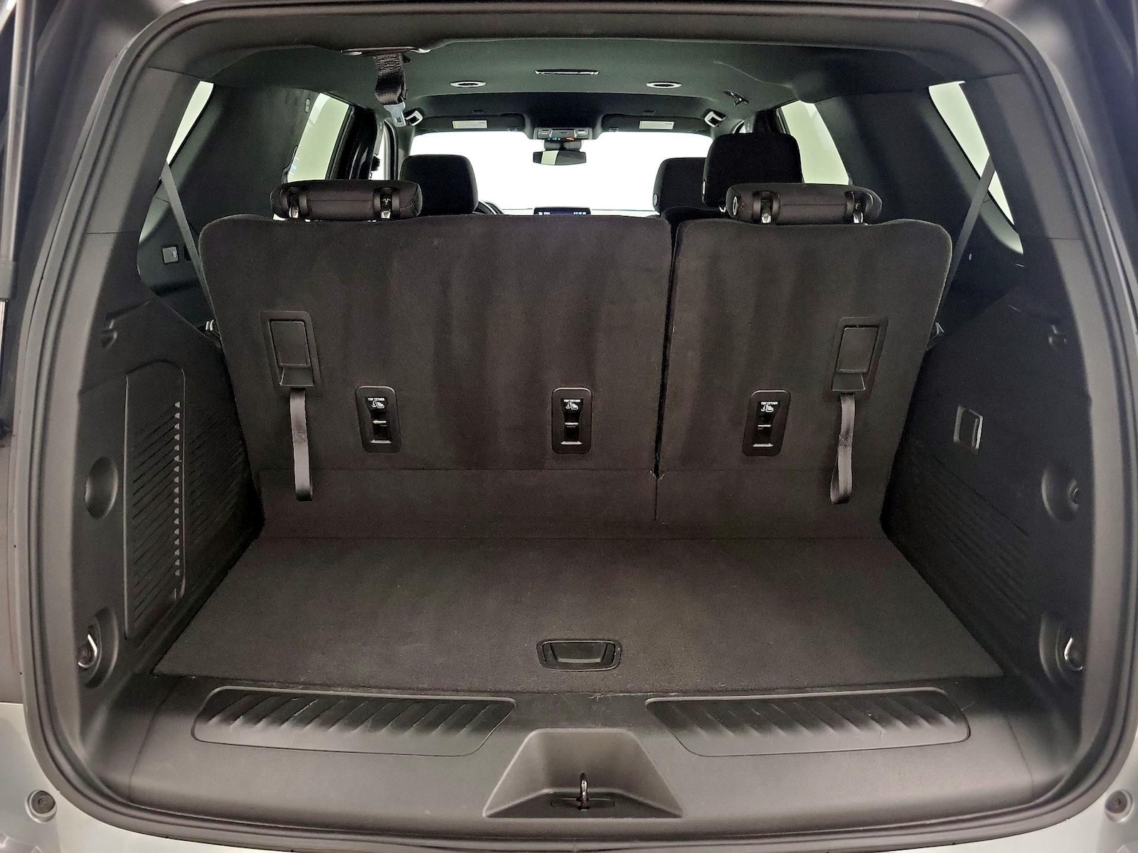 2024 GMC Yukon SLE - Photo 23