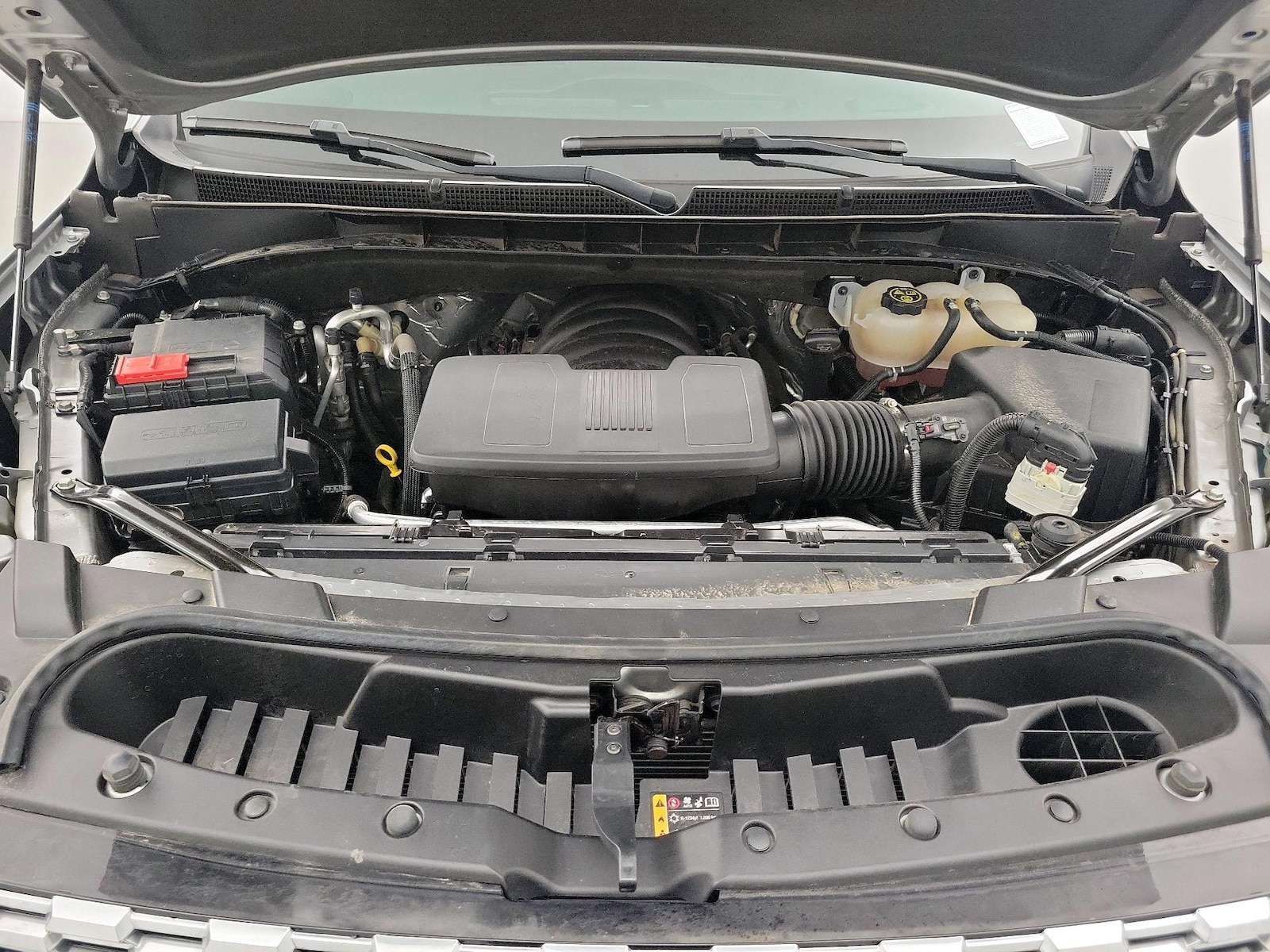 2024 GMC Yukon SLE - Photo 25