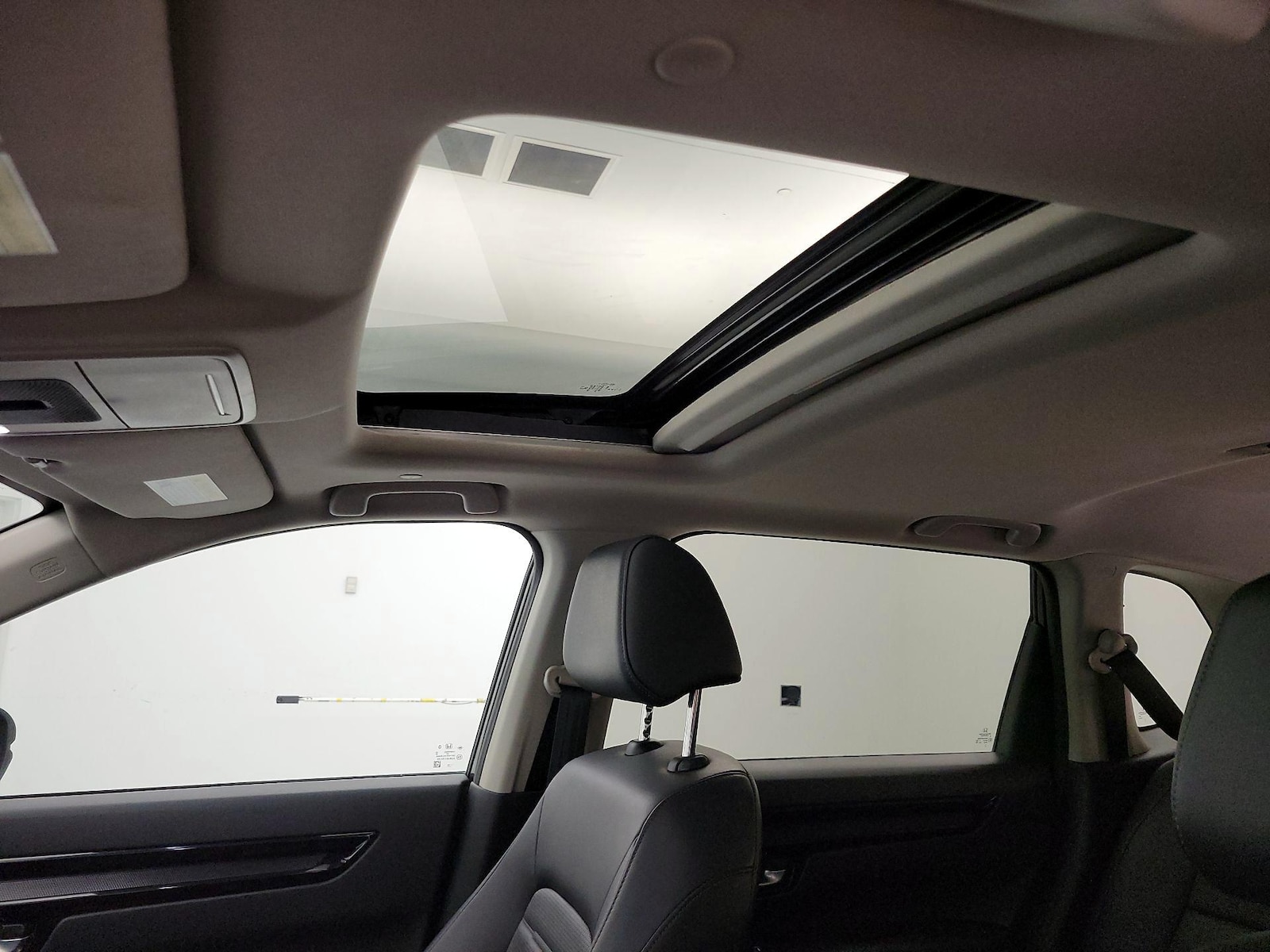 Sunroof(s) & Overhead Airbags