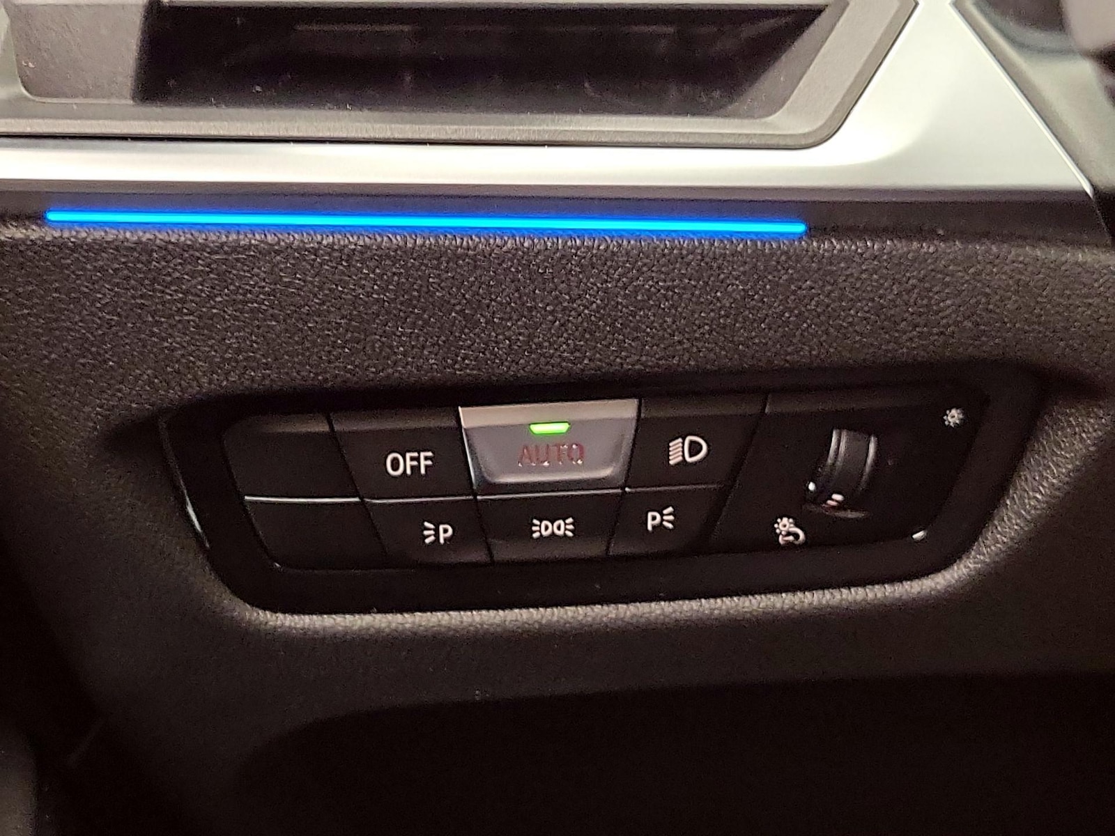 2023 BMW 3 Series 330i - Photo 14