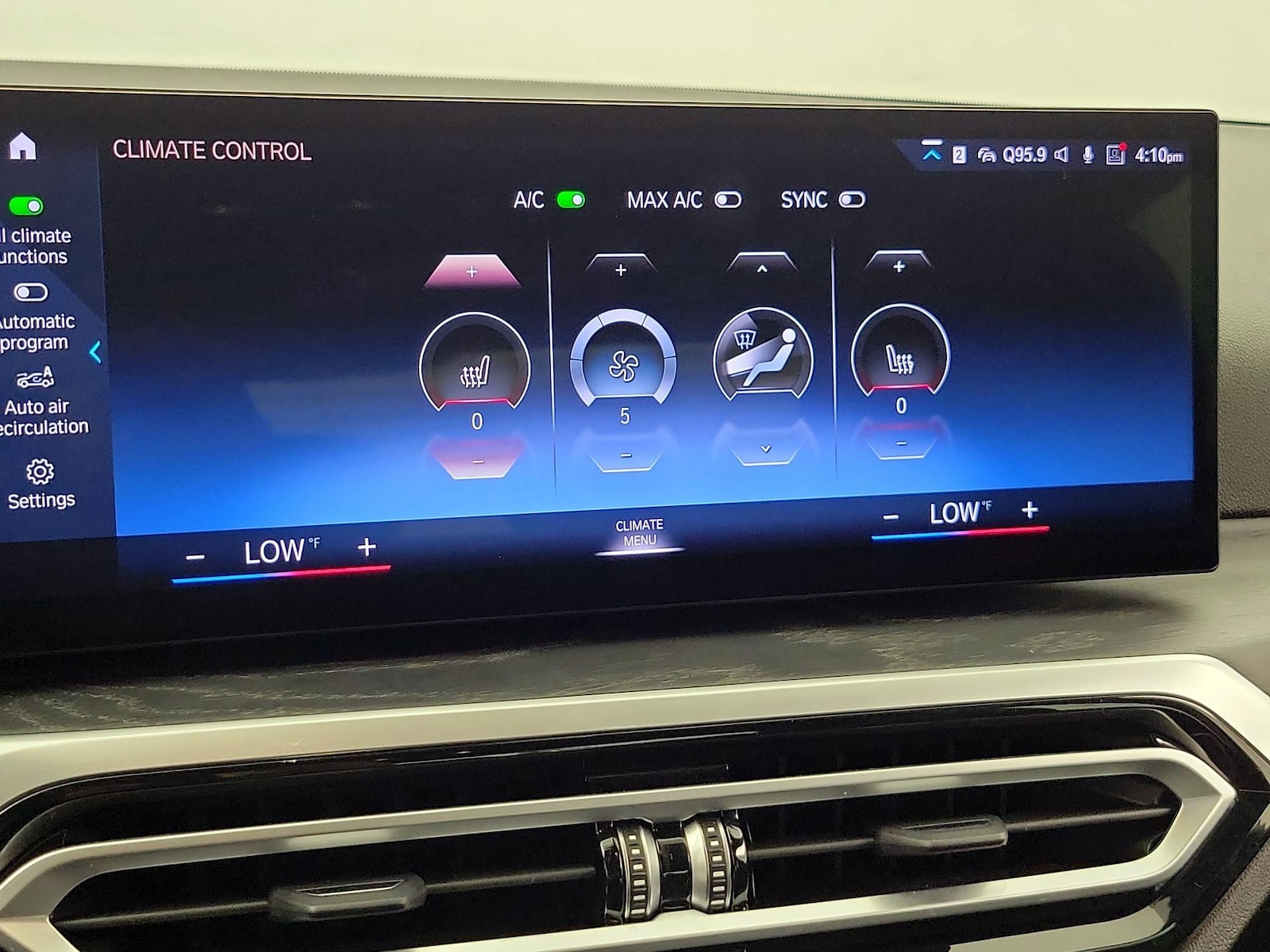 2023 BMW 3 Series 330i - Photo 18