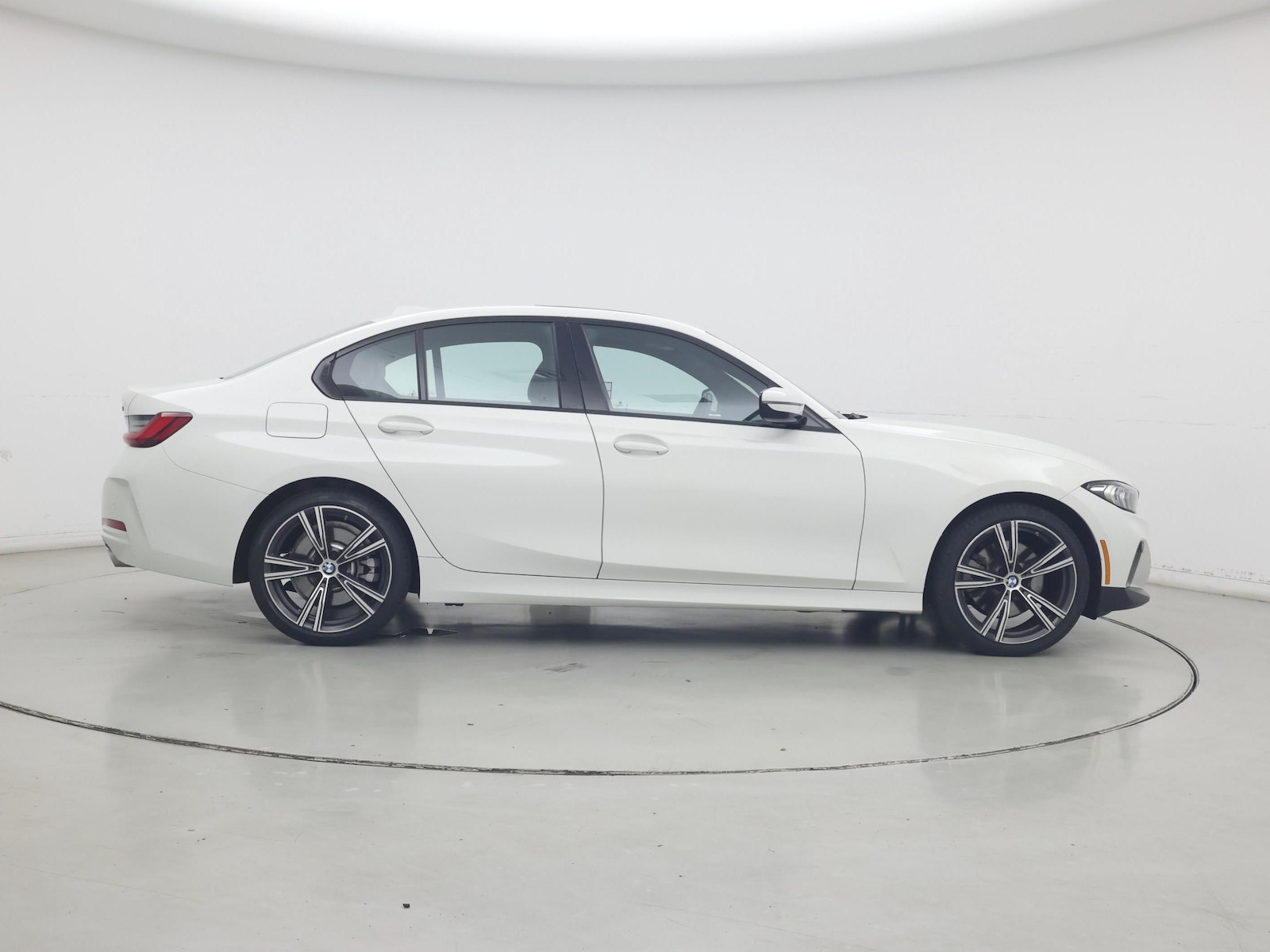 2023 BMW 3 Series 330i - Photo 8