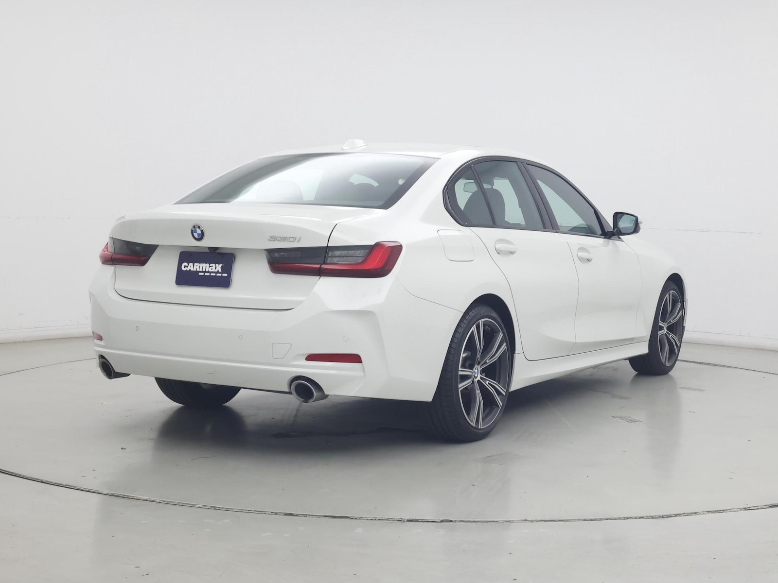 2023 BMW 3 Series 330i - Photo 9