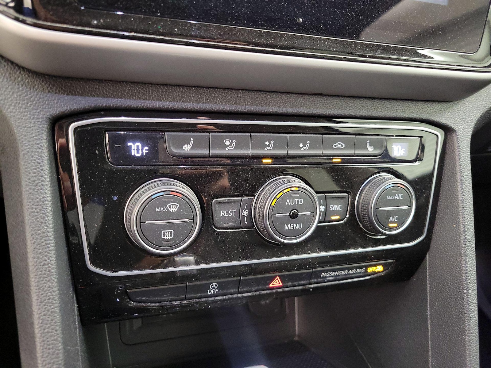 2023 Volkswagen Atlas SE w/Tech - Photo 17