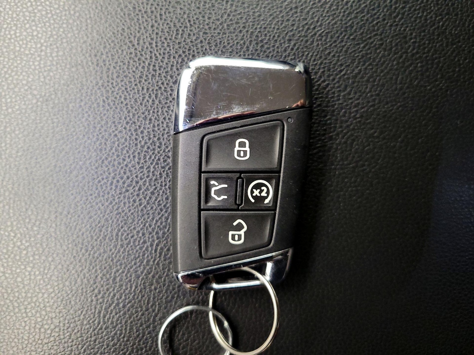 2023 Volkswagen Atlas SE w/Tech - Photo 25