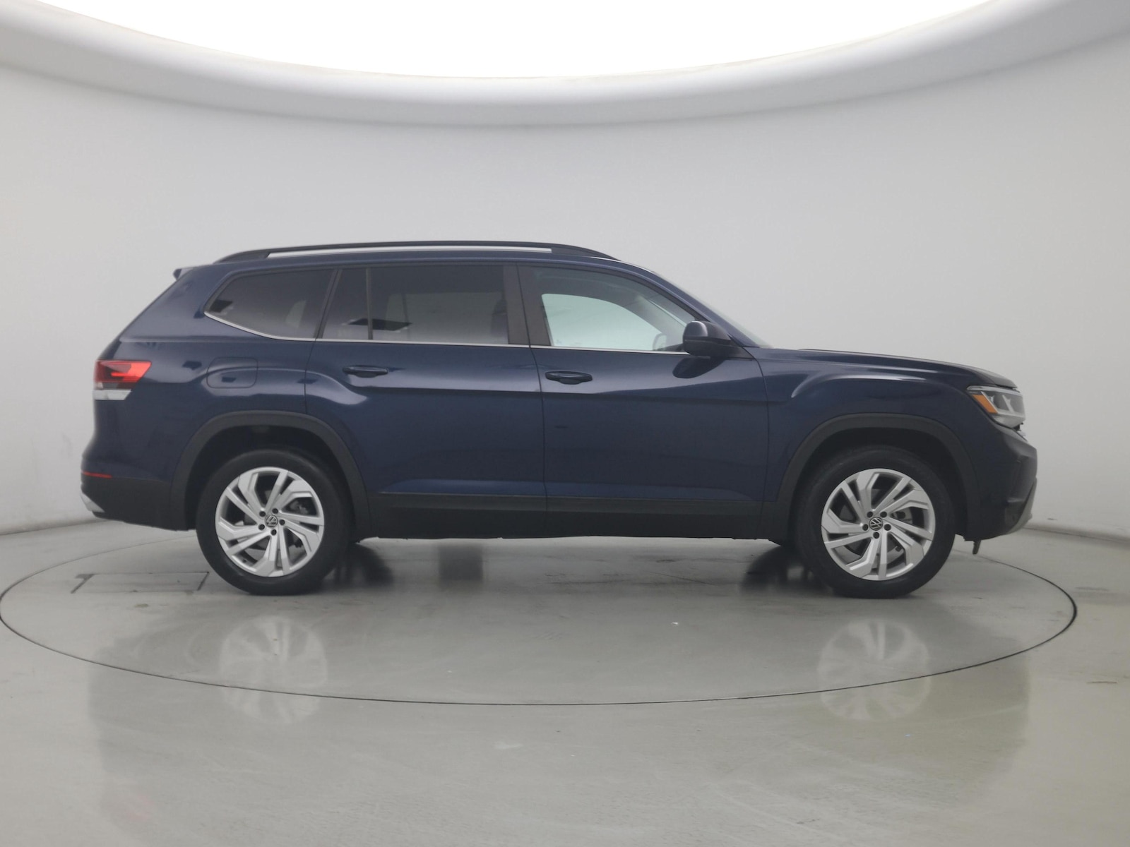 2023 Volkswagen Atlas SE w/Tech - Photo 8