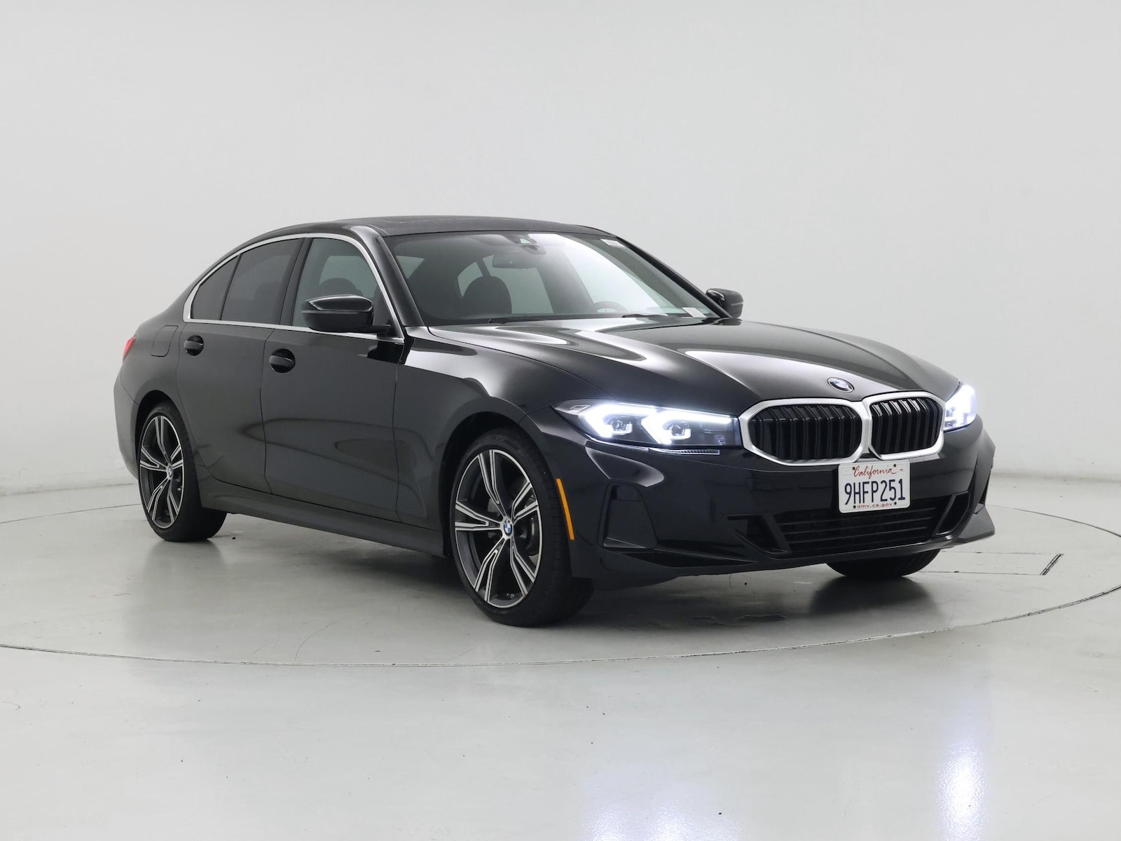 2024 BMW 3 Series 330i - Photo 2