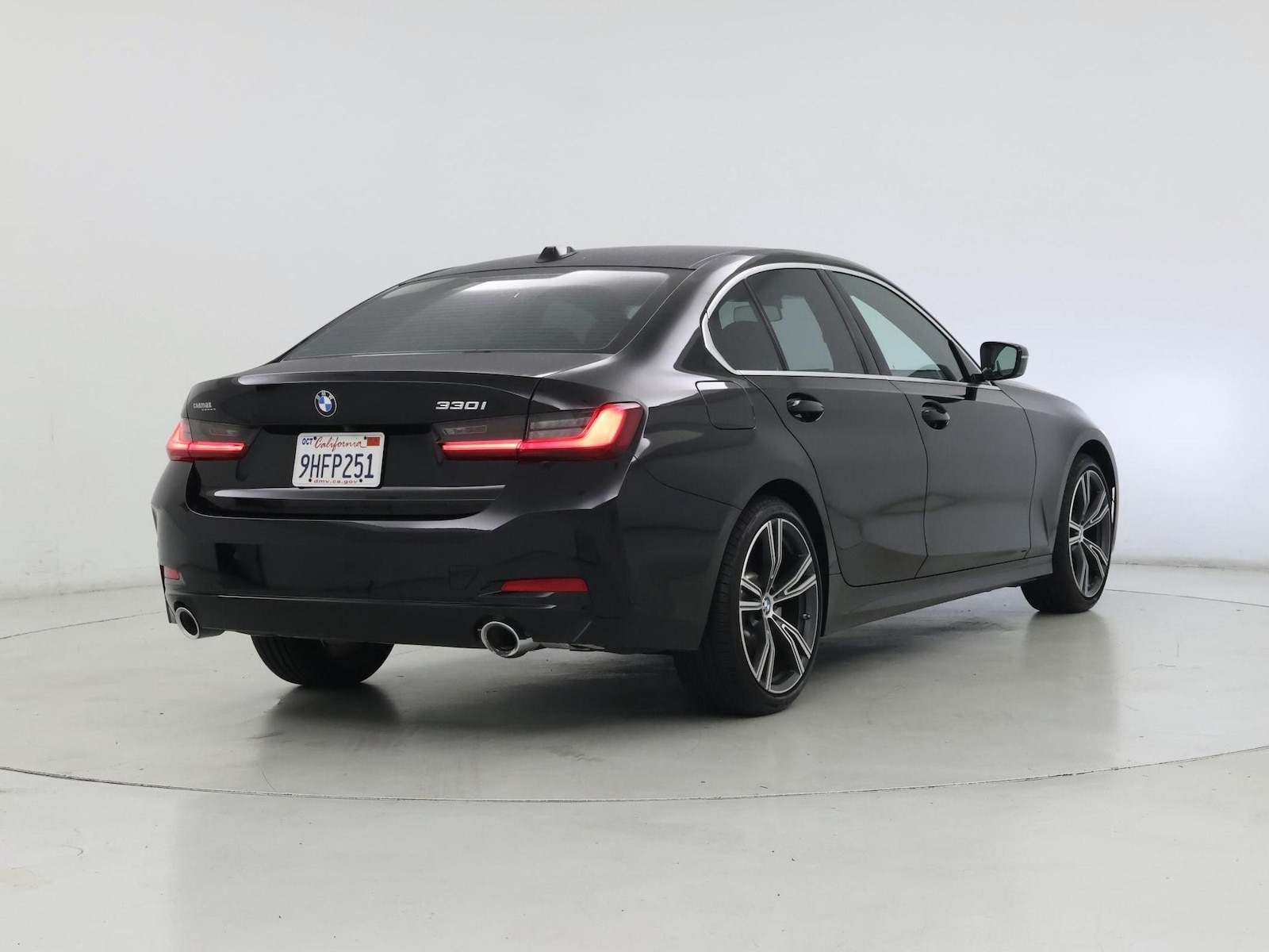 2024 BMW 3 Series 330i - Photo 9