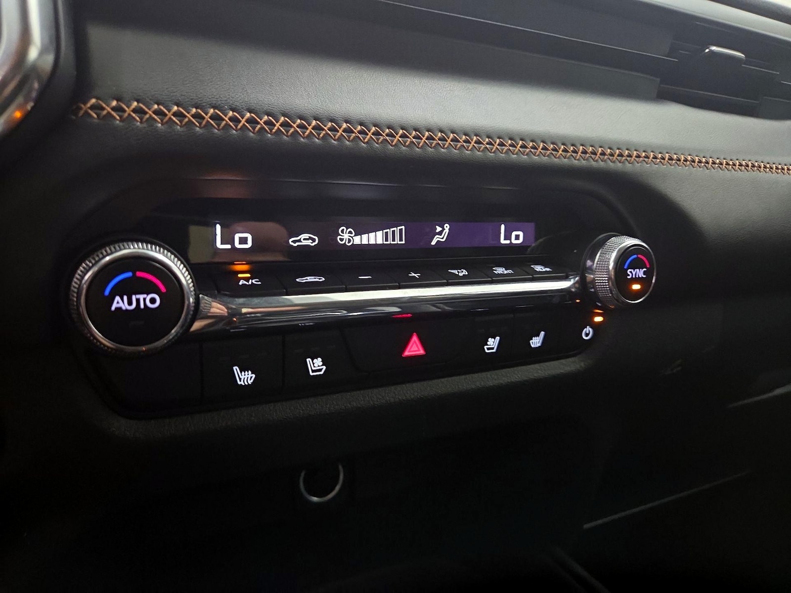 2025 Mazda CX-50 Premium Plus - Photo 17