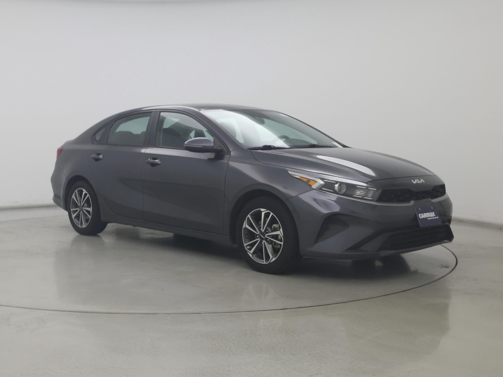 2023 Kia Forte LXS - Photo 2