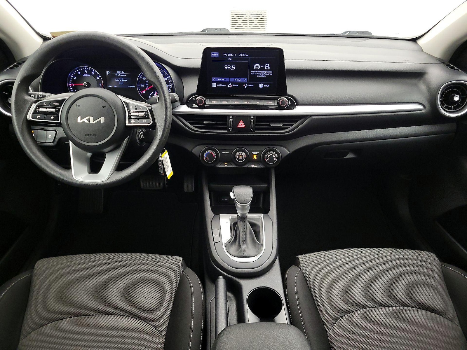 2023 Kia Forte LXS - Photo 10