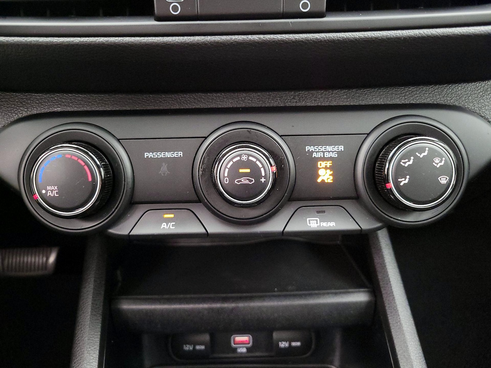 2023 Kia Forte LXS - Photo 17