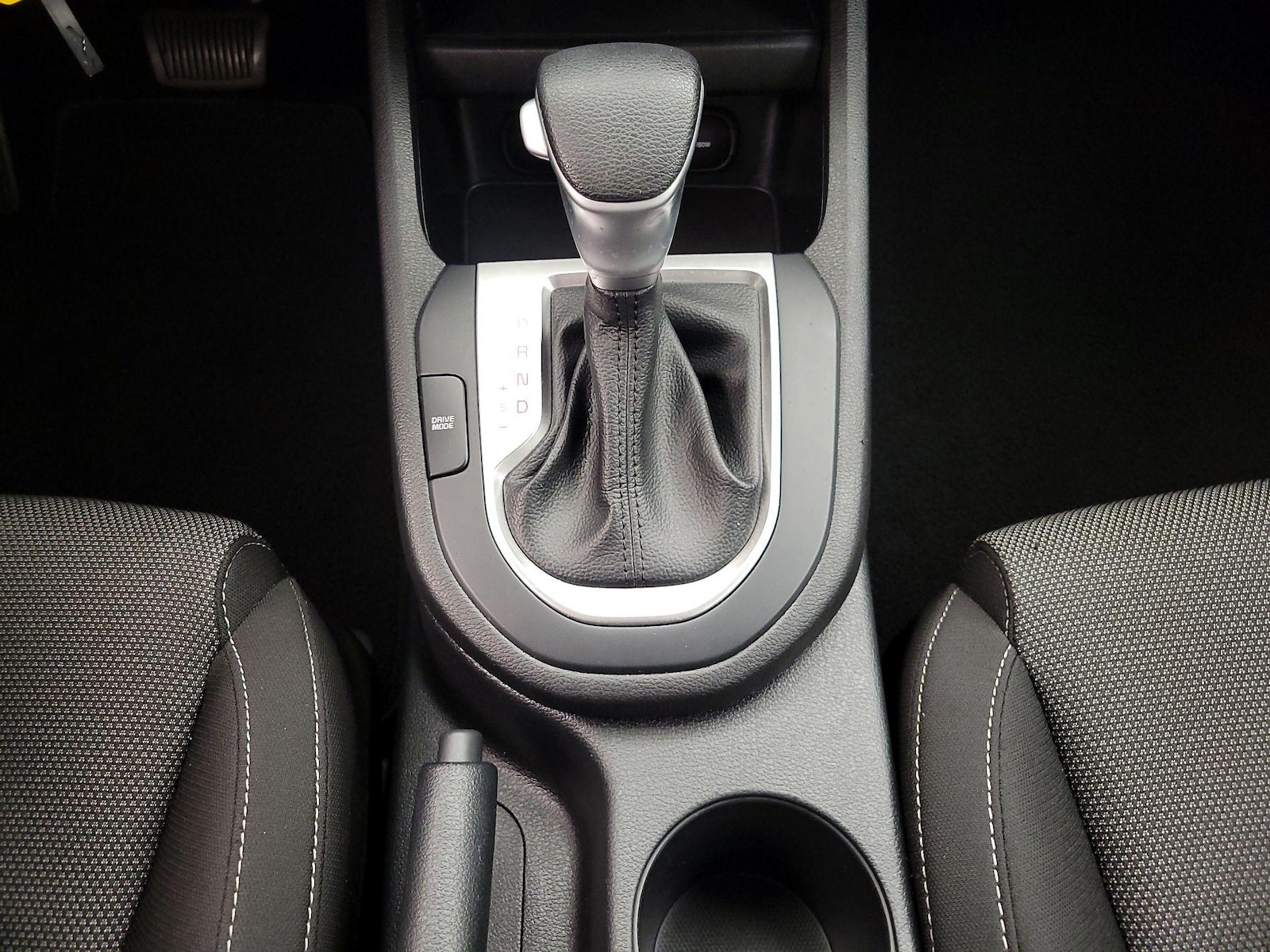 2023 Kia Forte LXS - Photo 18