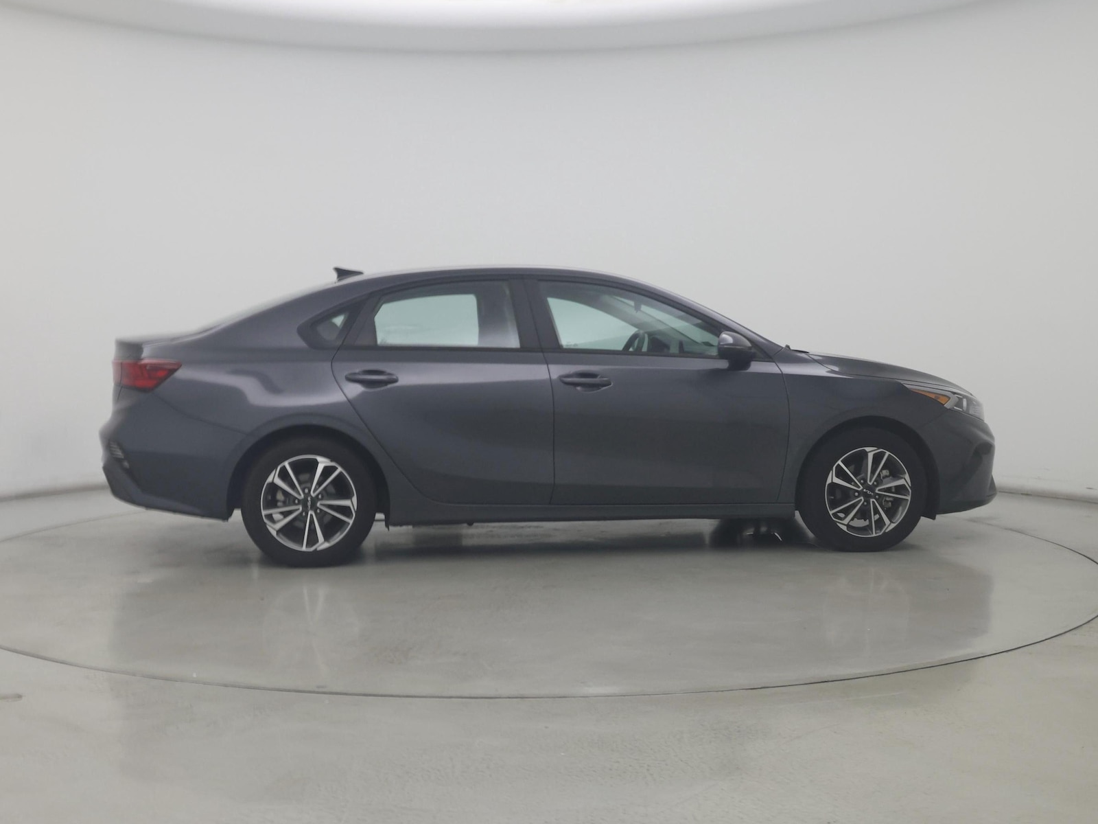 2023 Kia Forte LXS - Photo 8