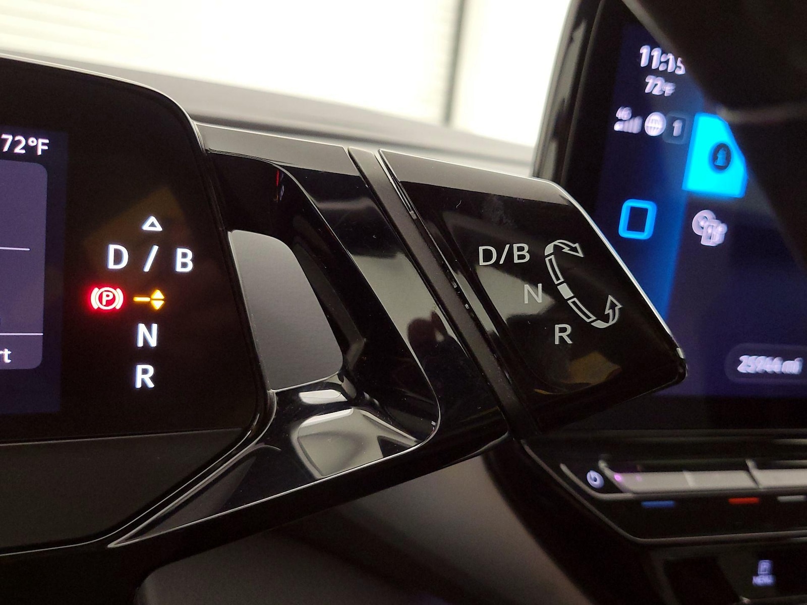 2023 Volkswagen ID.4 PRO - Photo 19