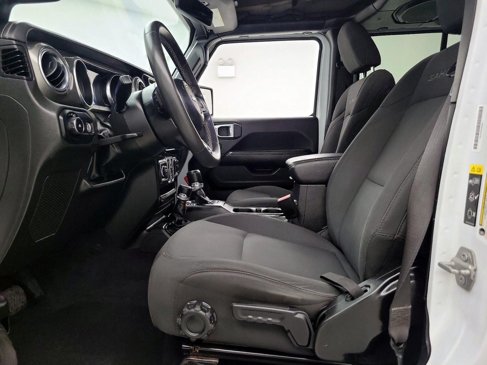 2023 Jeep Wrangler 4-Door Sahara - Photo 12