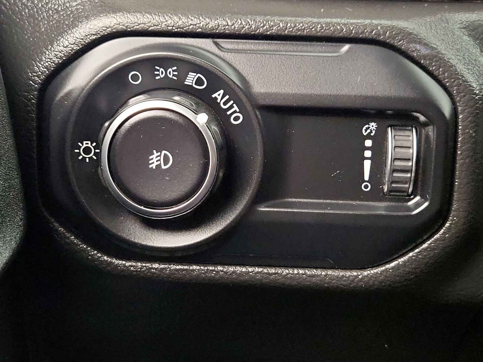 2023 Jeep Wrangler 4-Door Sahara - Photo 14
