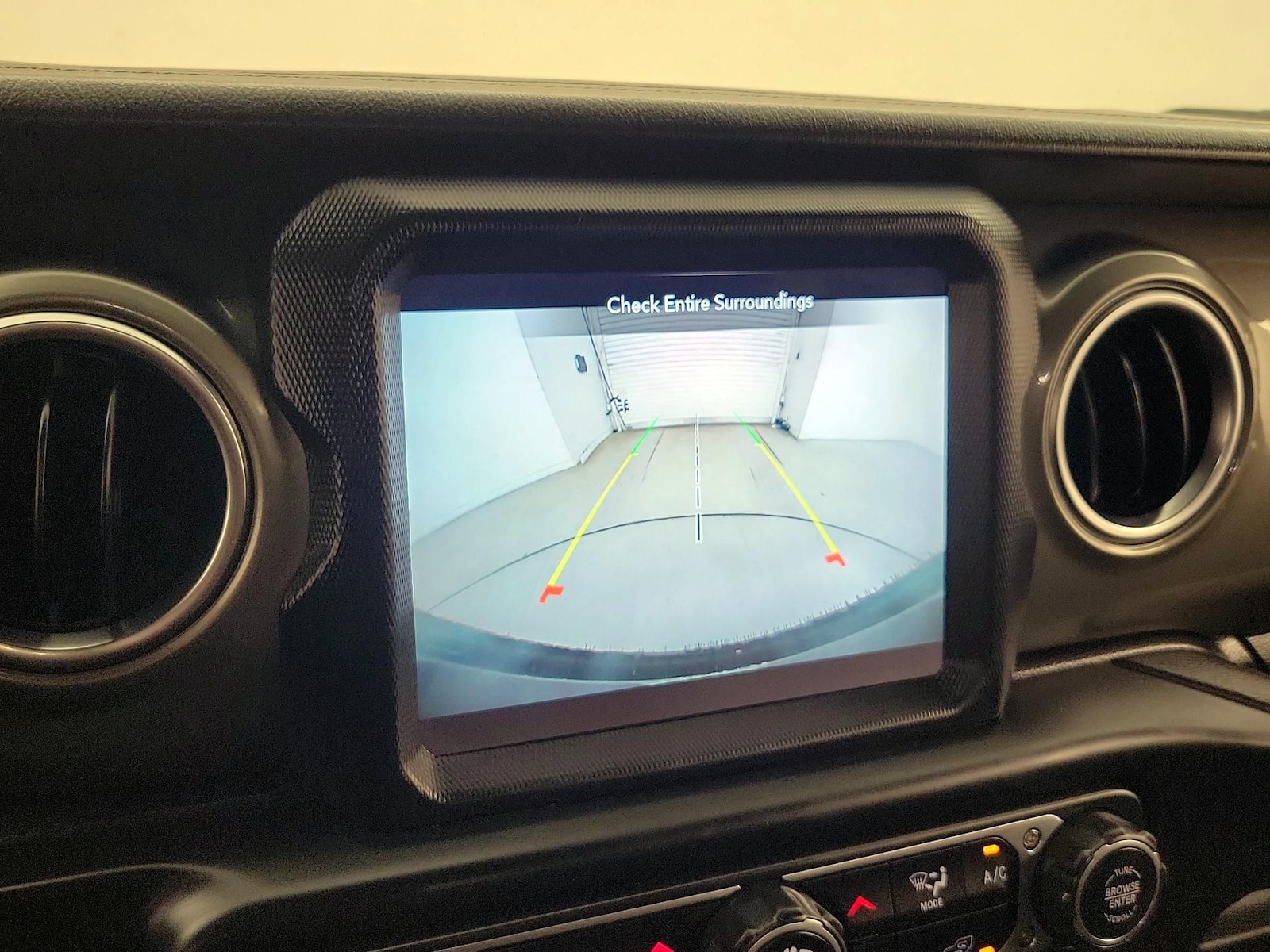 2023 Jeep Wrangler 4-Door Sahara - Photo 16