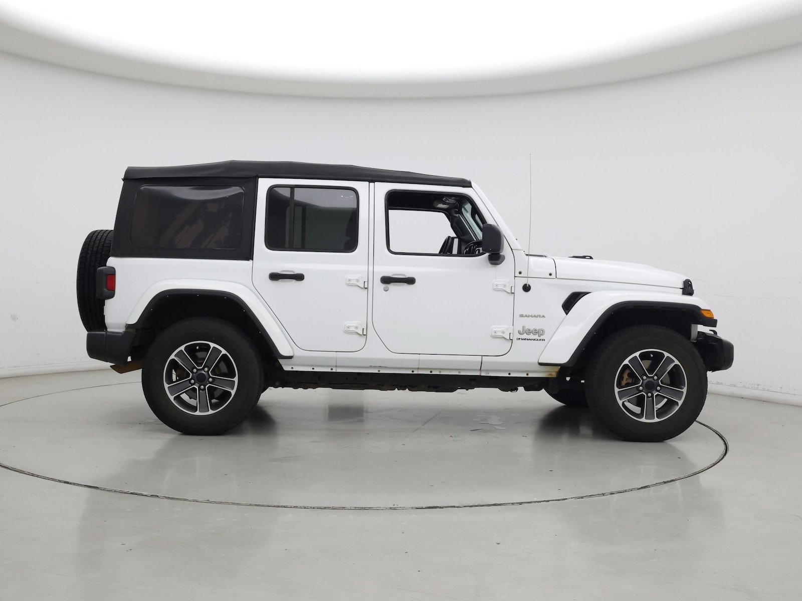 2023 Jeep Wrangler 4-Door Sahara - Photo 8