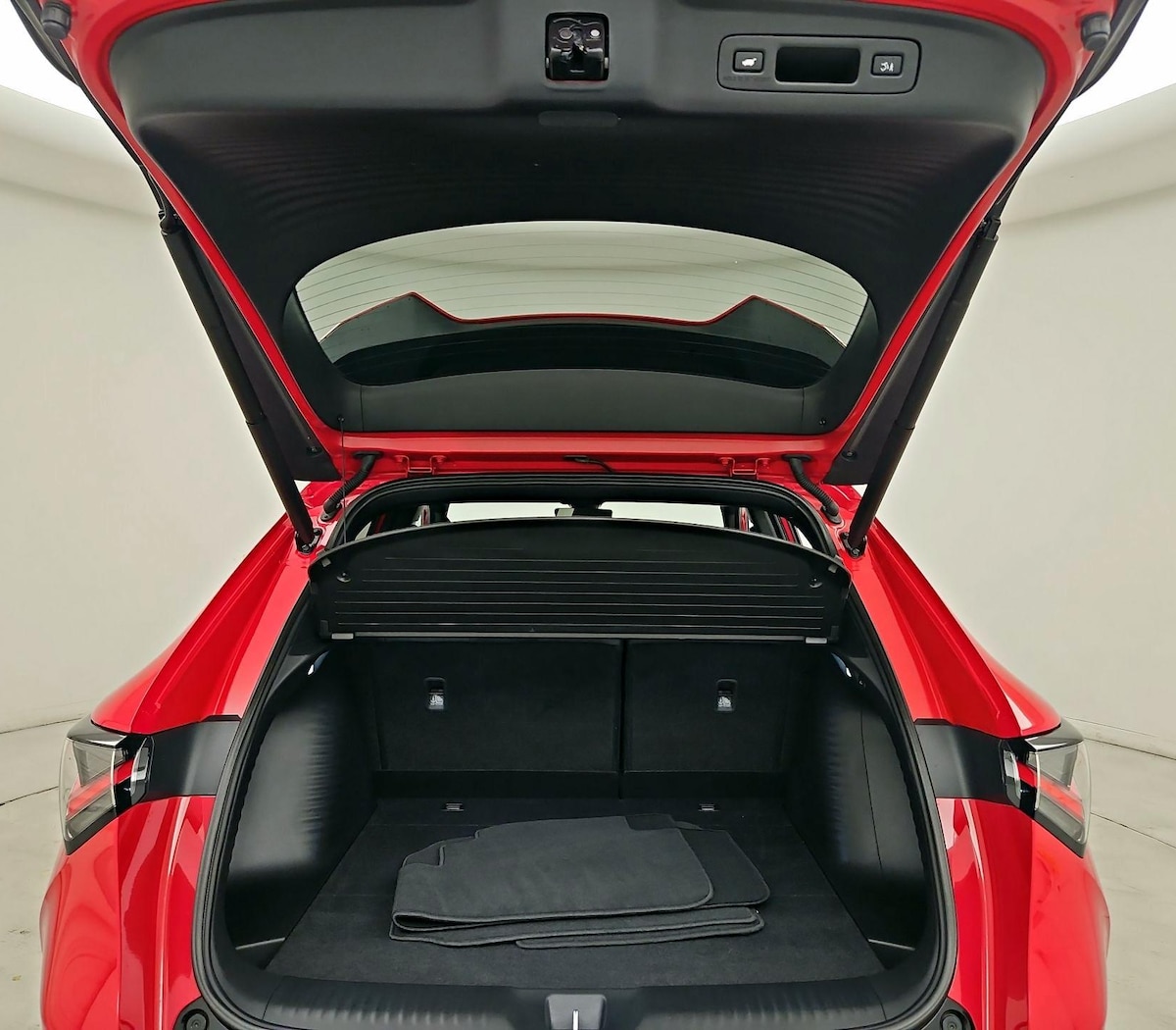Trunk/Cargo (Seats Up)