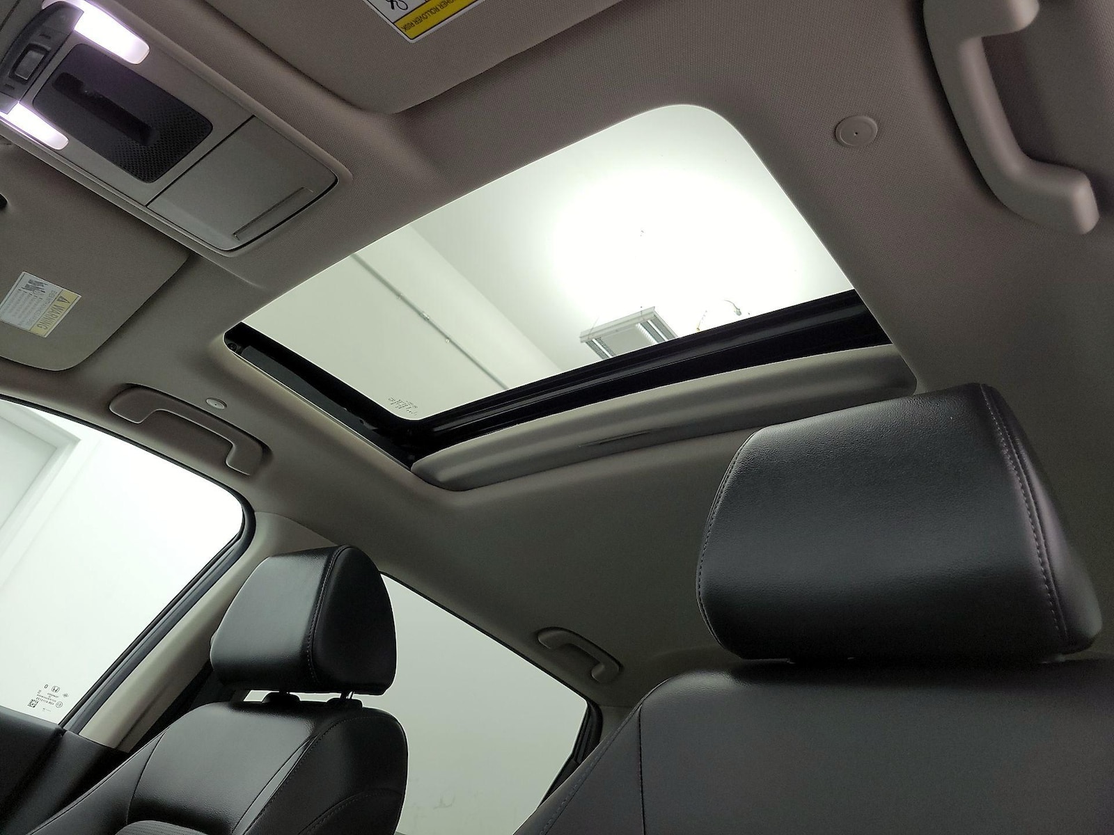 Sunroof(s) & Overhead Airbags