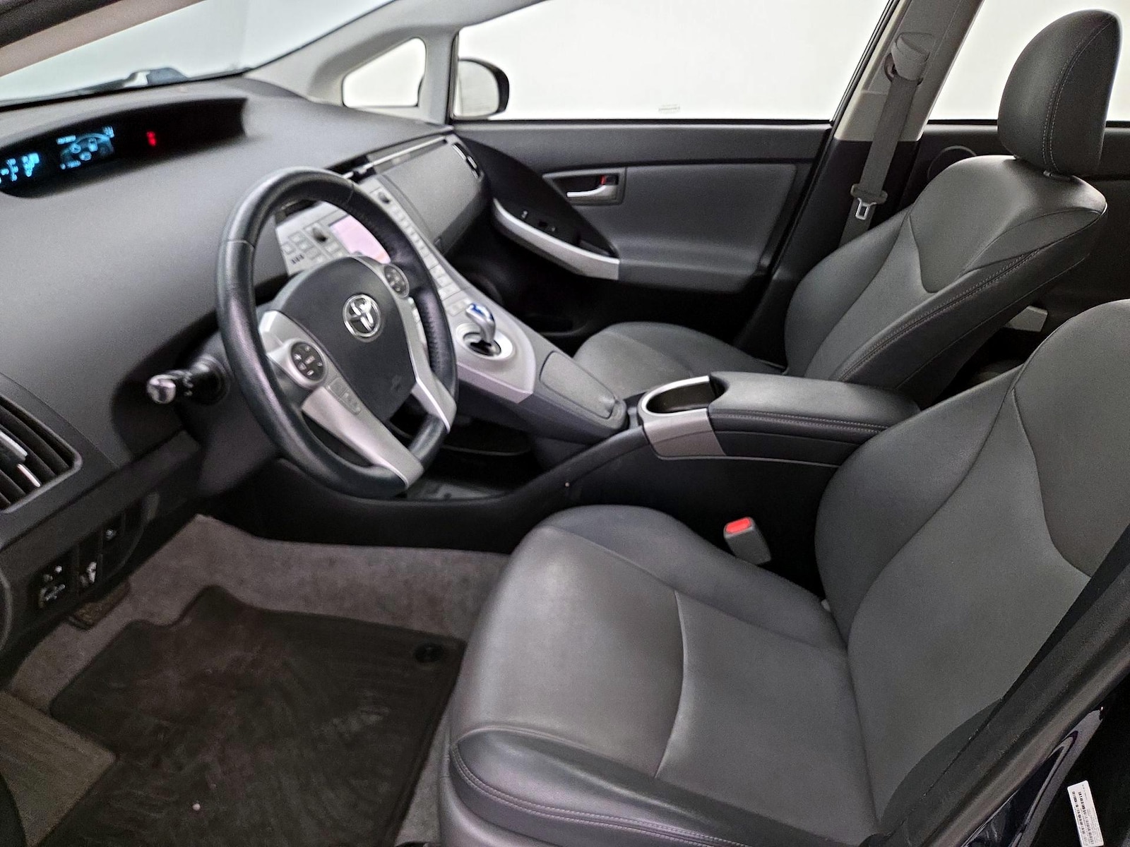 2015 Toyota Prius Four - Photo 12