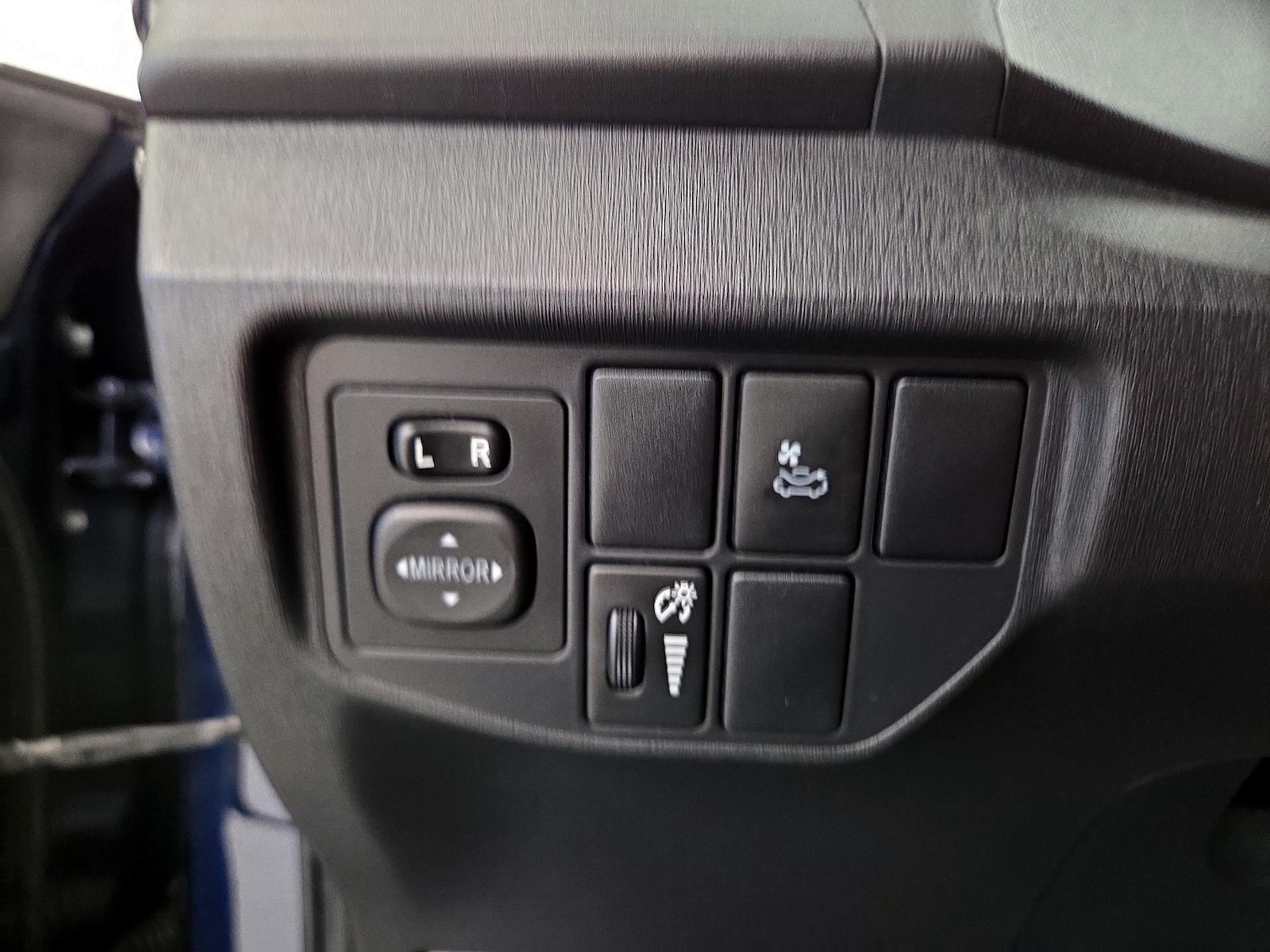 2015 Toyota Prius Four - Photo 14