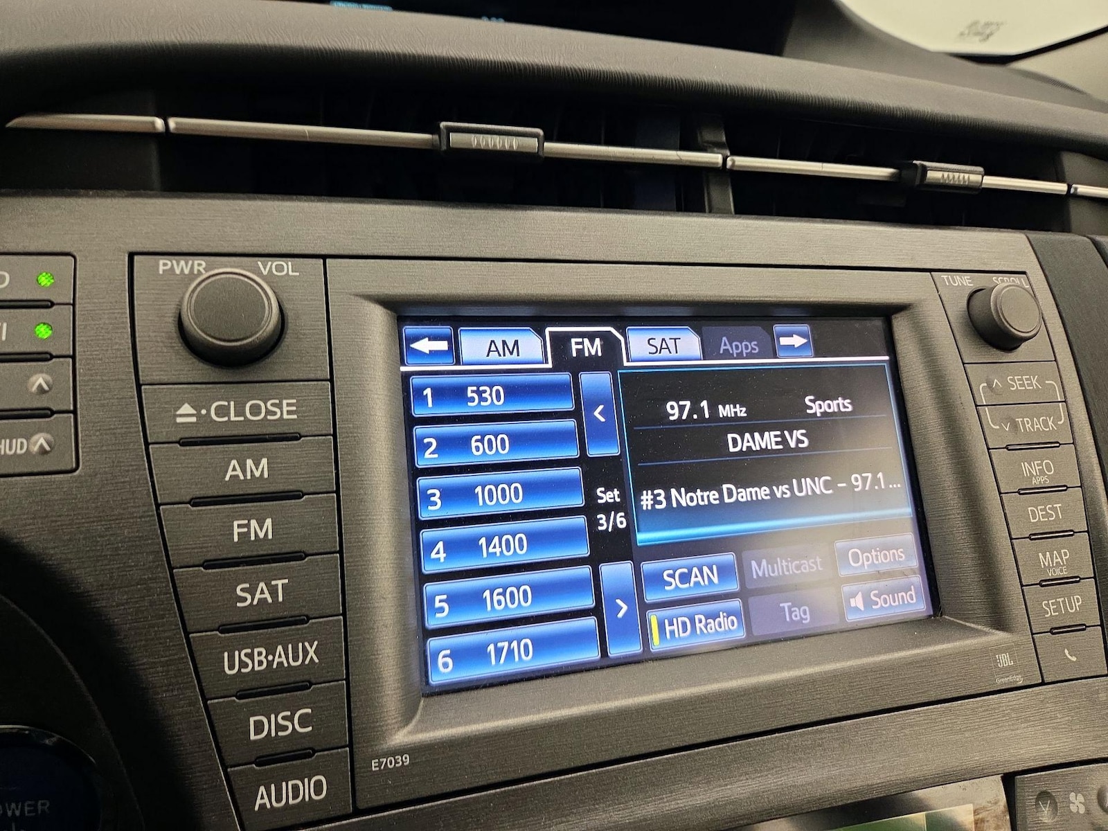 2015 Toyota Prius Four - Photo 17