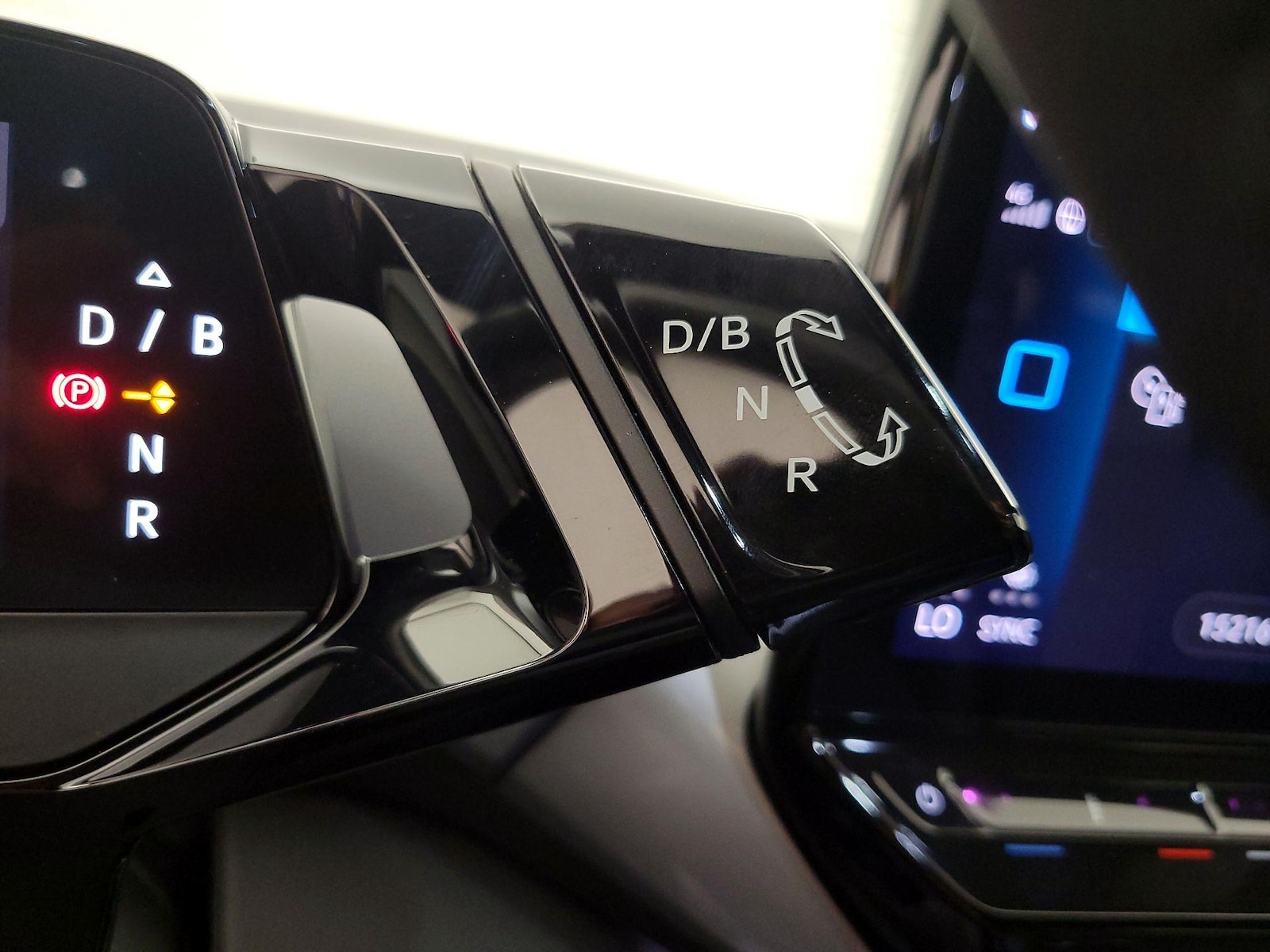 2023 Volkswagen ID.4 S - Photo 18