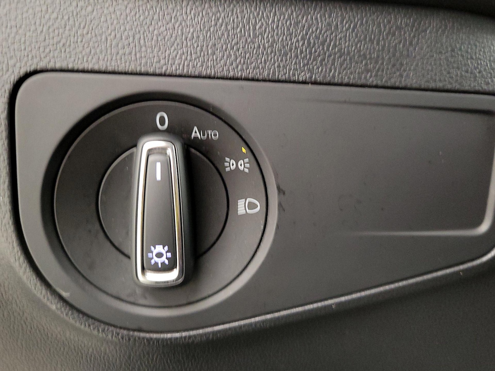 2024 Volkswagen Tiguan SE - Photo 14