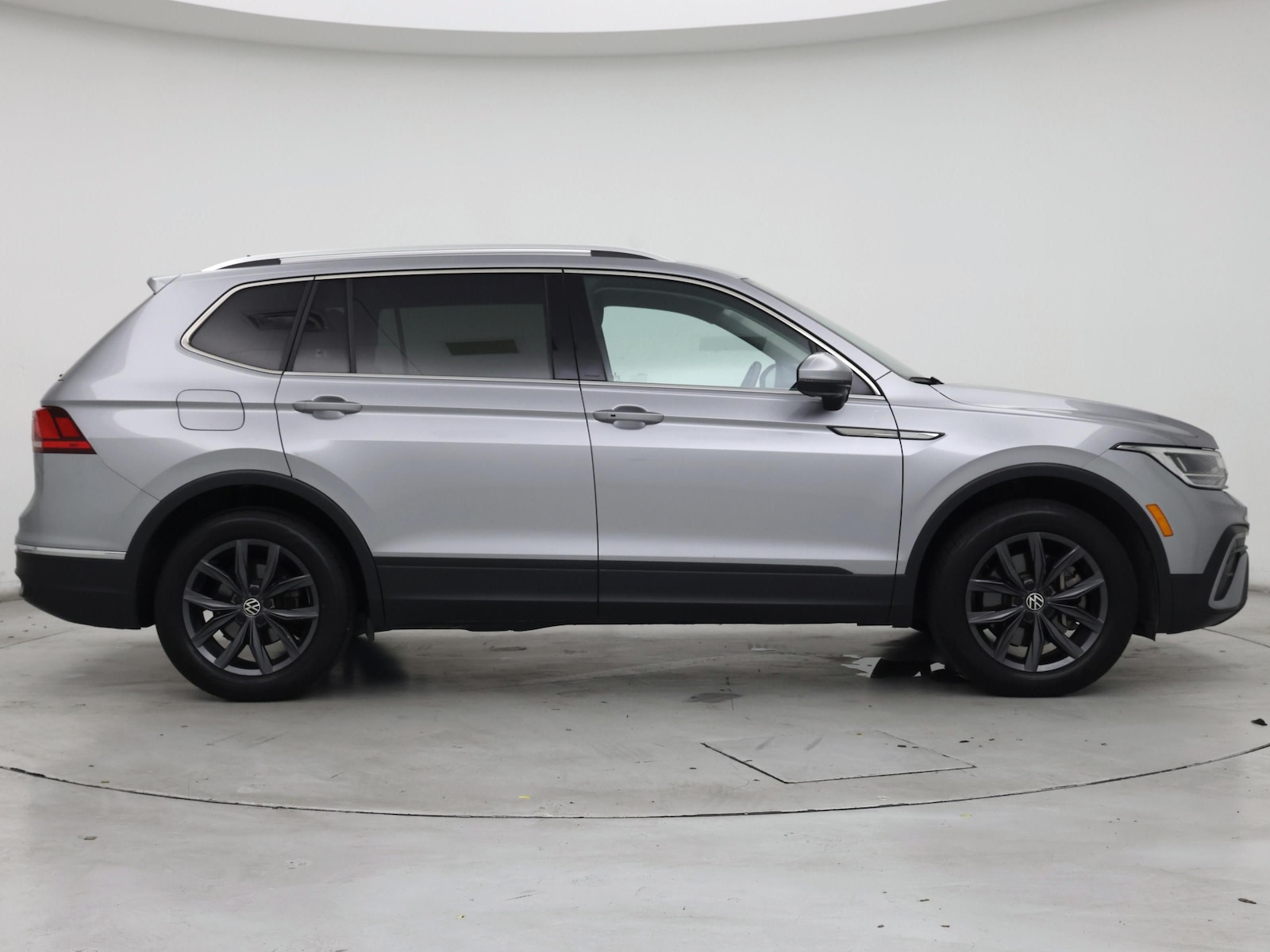 2024 Volkswagen Tiguan SE - Photo 8