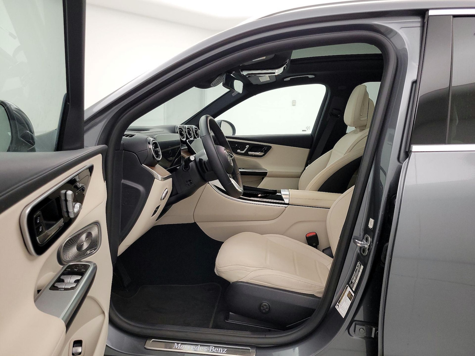 2023 Mercedes-Benz GLC GLC300 - Photo 12